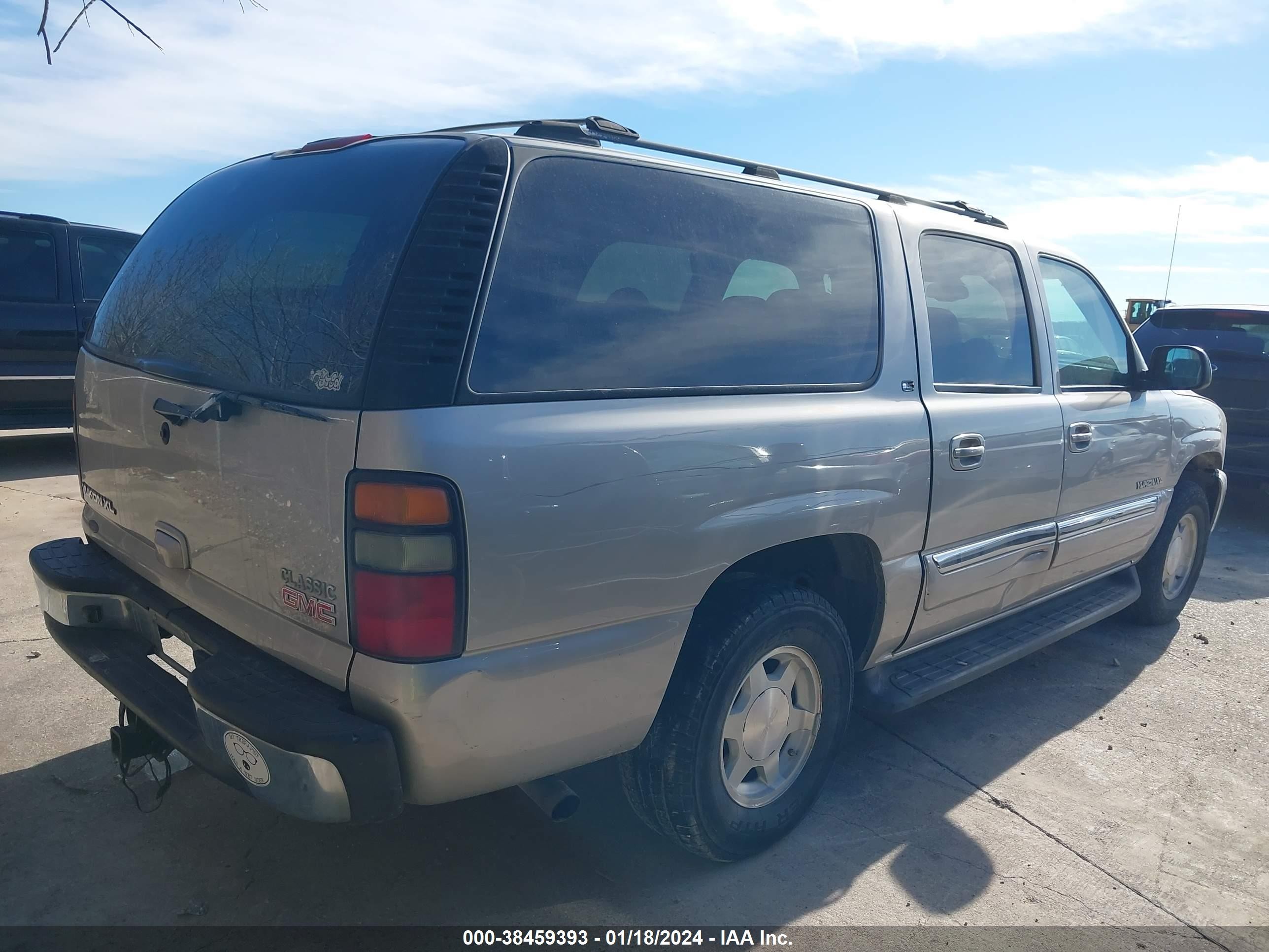 Photo 3 VIN: 3GKEC16Z34G228847 - GMC YUKON 