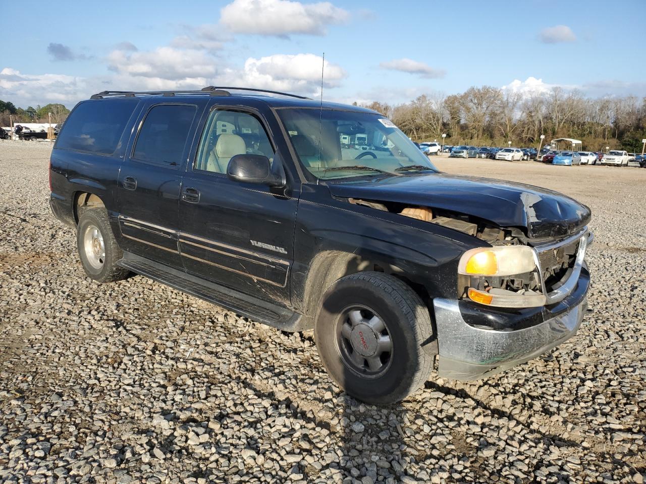 Photo 3 VIN: 3GKEC16Z42G265466 - GMC YUKON 