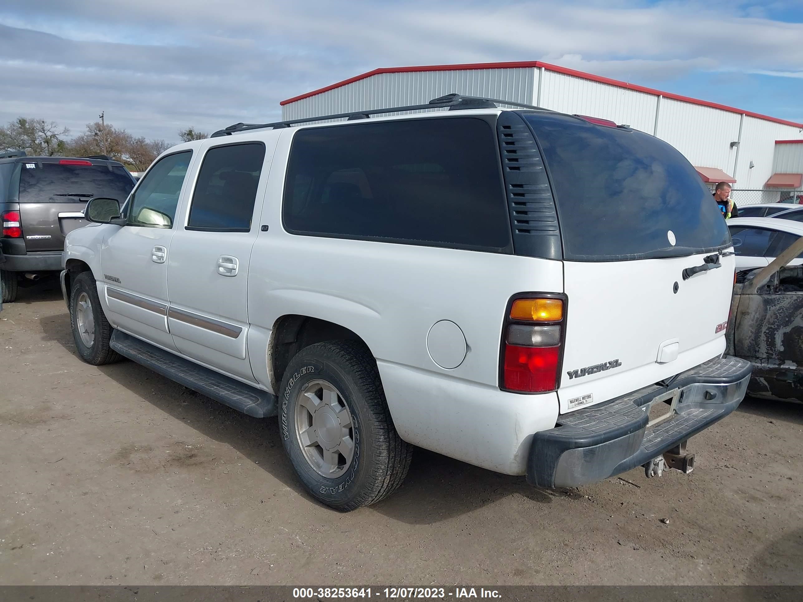 Photo 2 VIN: 3GKEC16Z44G289494 - GMC YUKON 