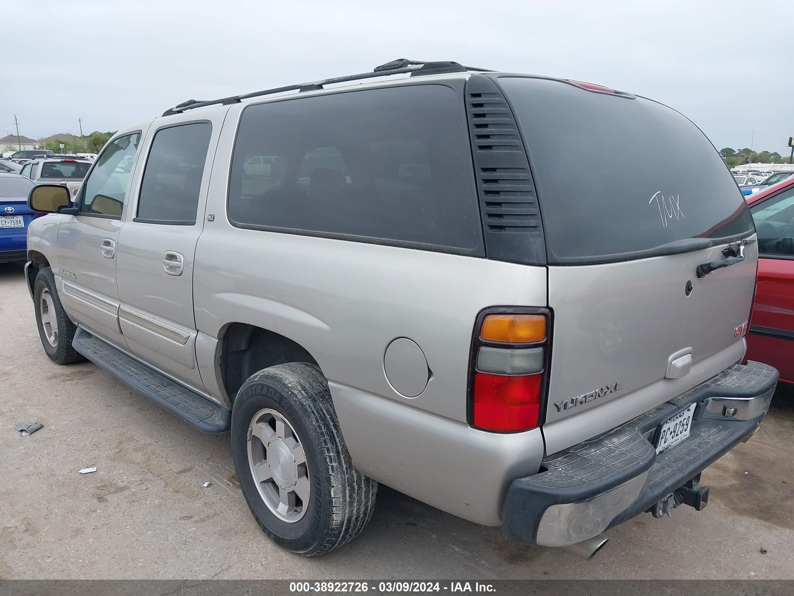 Photo 2 VIN: 3GKEC16Z55G222632 - GMC NULL 