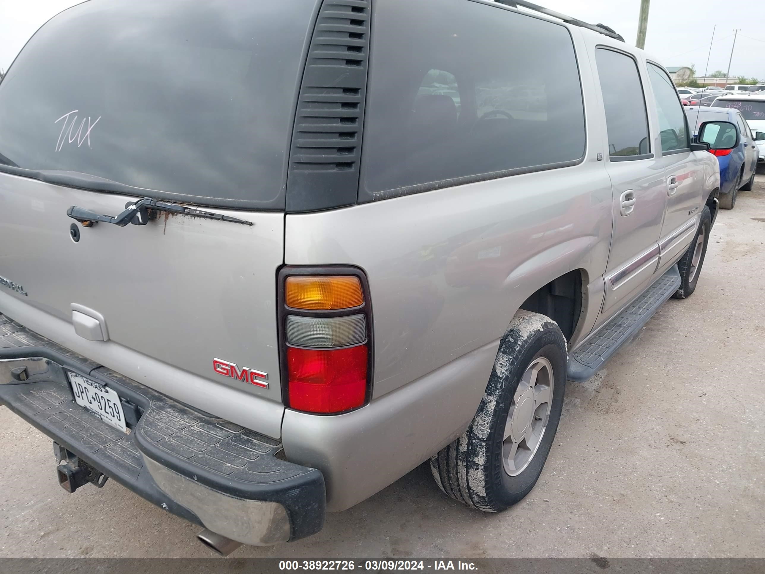 Photo 3 VIN: 3GKEC16Z55G222632 - GMC NULL 