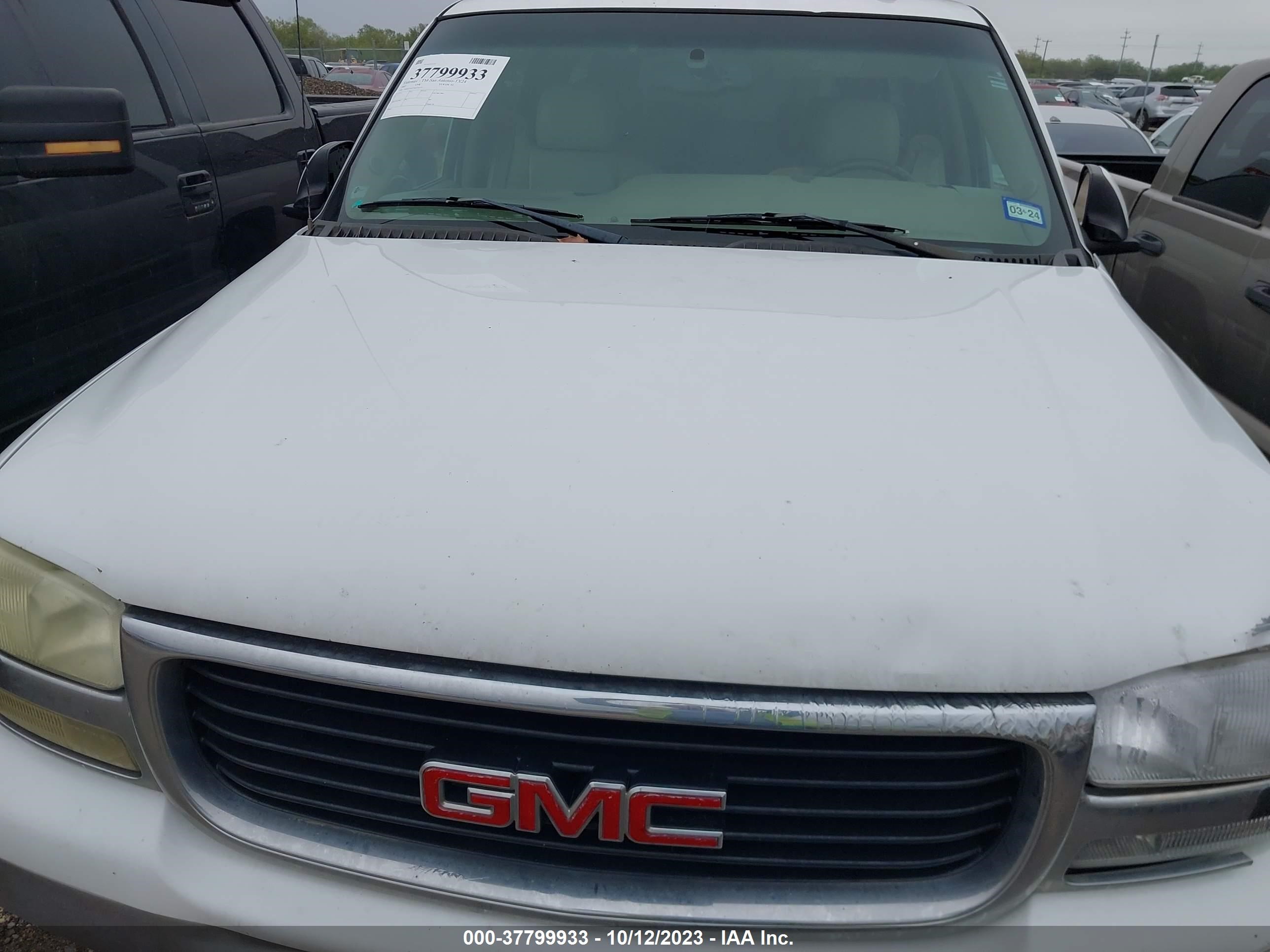 Photo 9 VIN: 3GKEC16Z73G314757 - GMC YUKON 