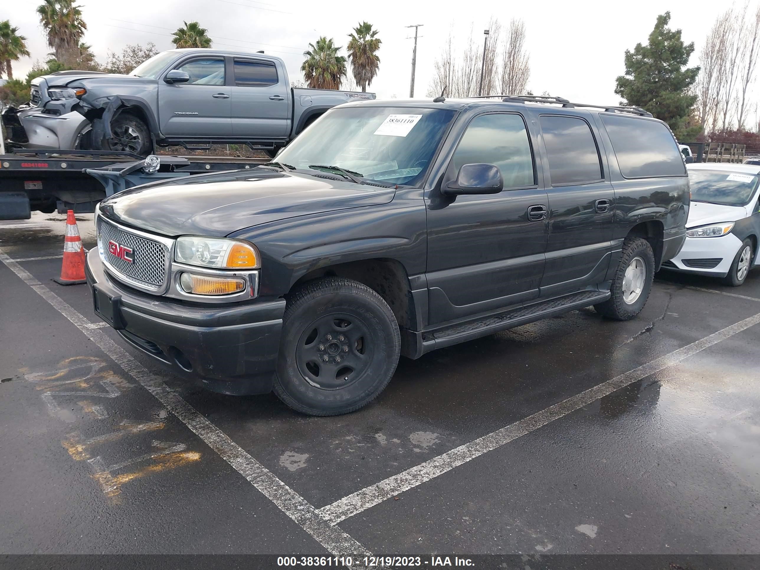 Photo 2 VIN: 3GKEC16Z95G296491 - GMC YUKON 