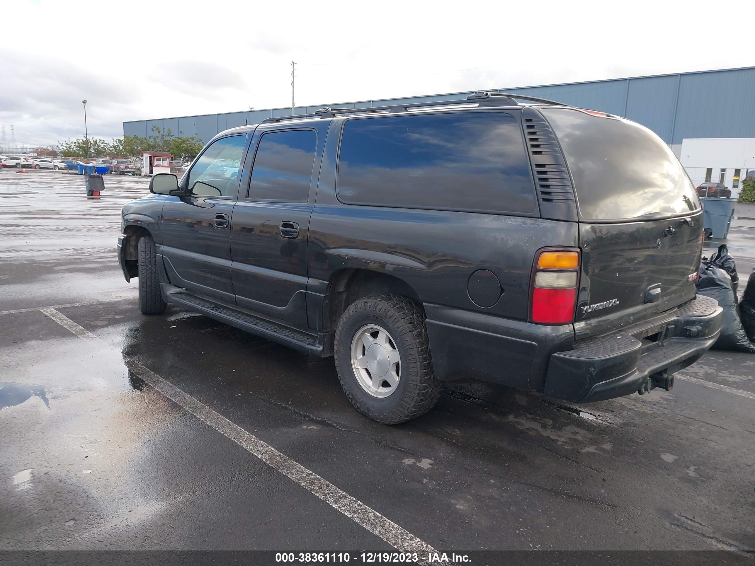 Photo 3 VIN: 3GKEC16Z95G296491 - GMC YUKON 