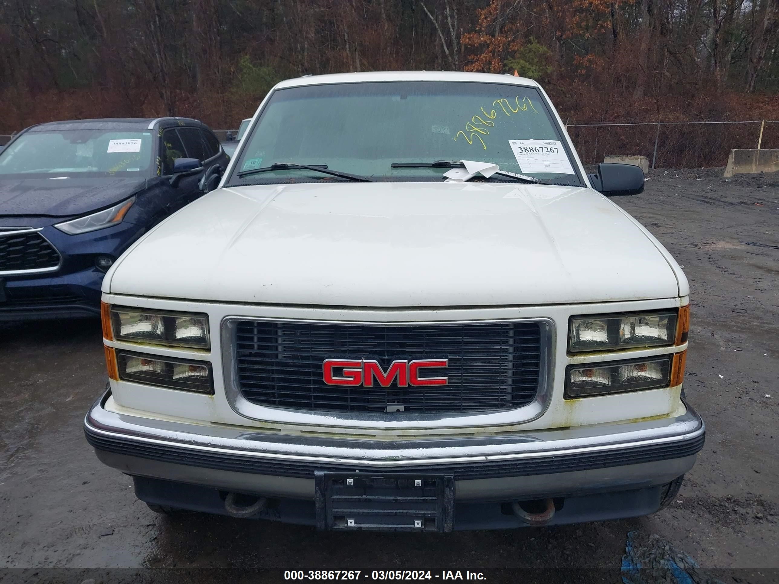 Photo 5 VIN: 3GKEK18R3VG502730 - GMC YUKON 