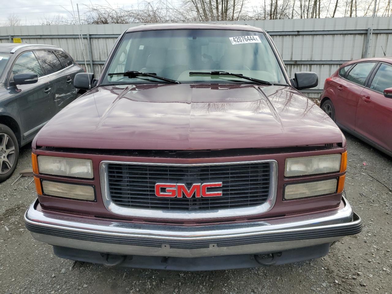 Photo 4 VIN: 3GKFK16R3TG515398 - GMC SUBURBAN 