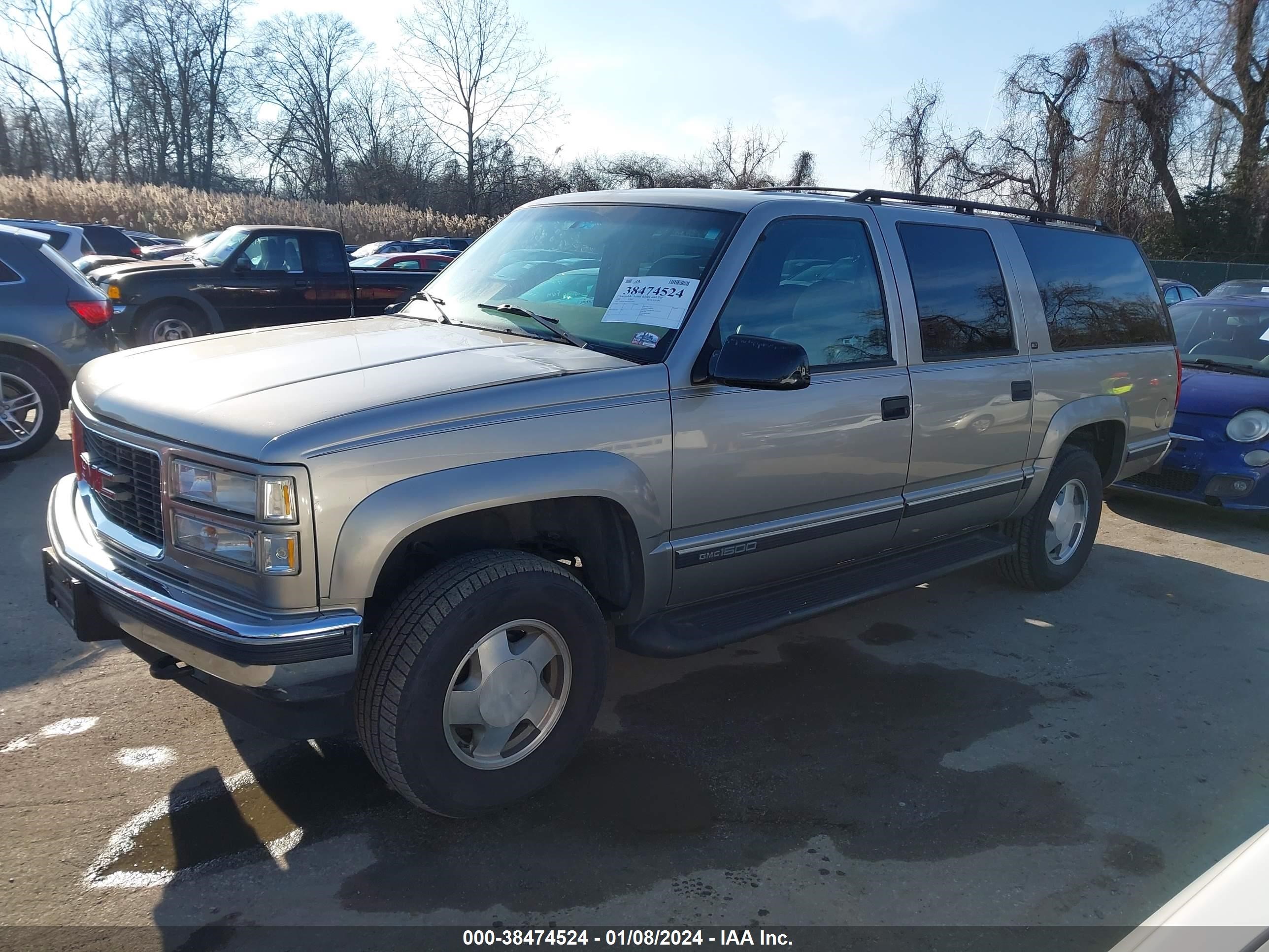 Photo 1 VIN: 3GKFK16R3XG532644 - GMC SUBURBAN 