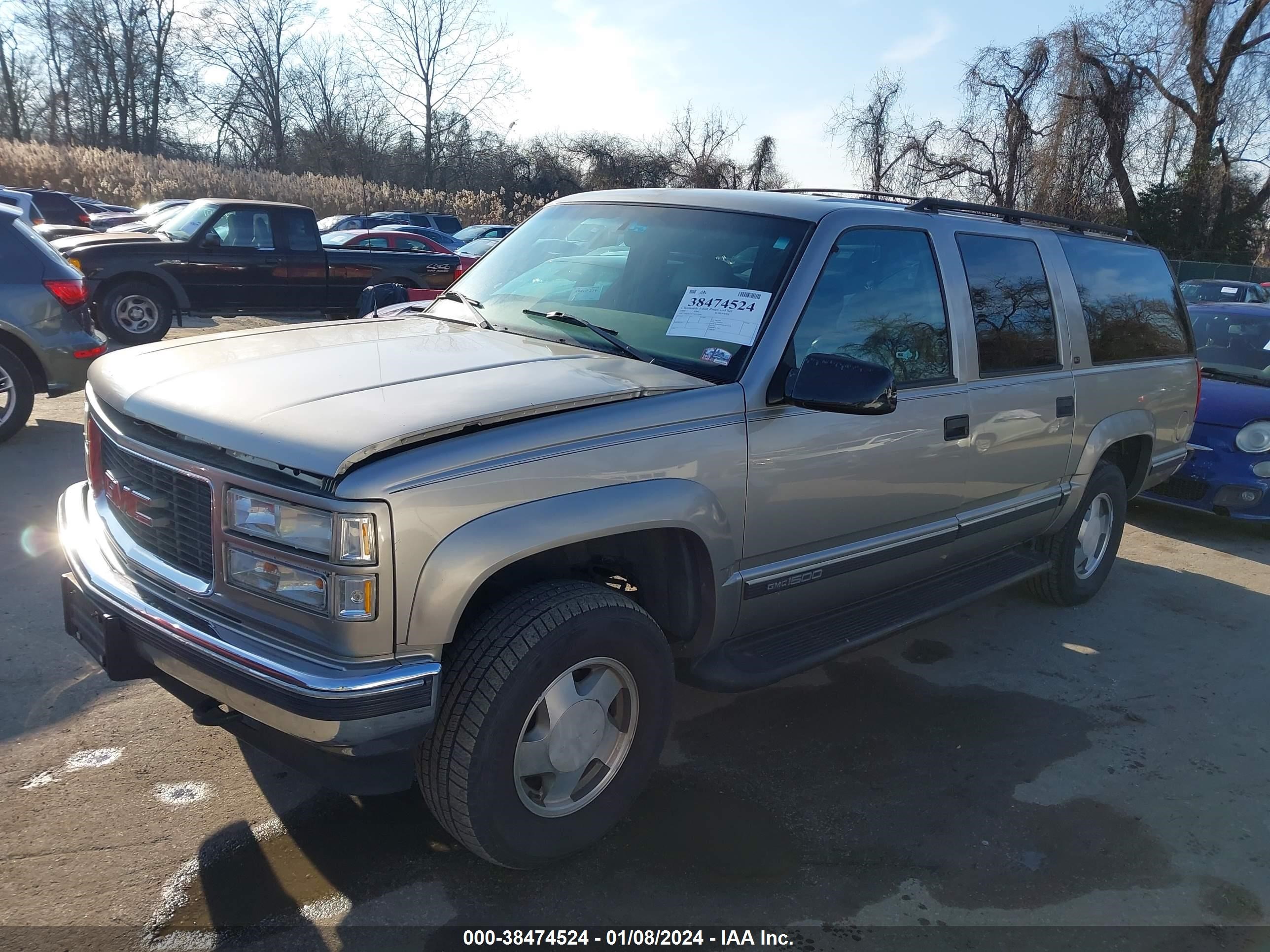 Photo 5 VIN: 3GKFK16R3XG532644 - GMC SUBURBAN 