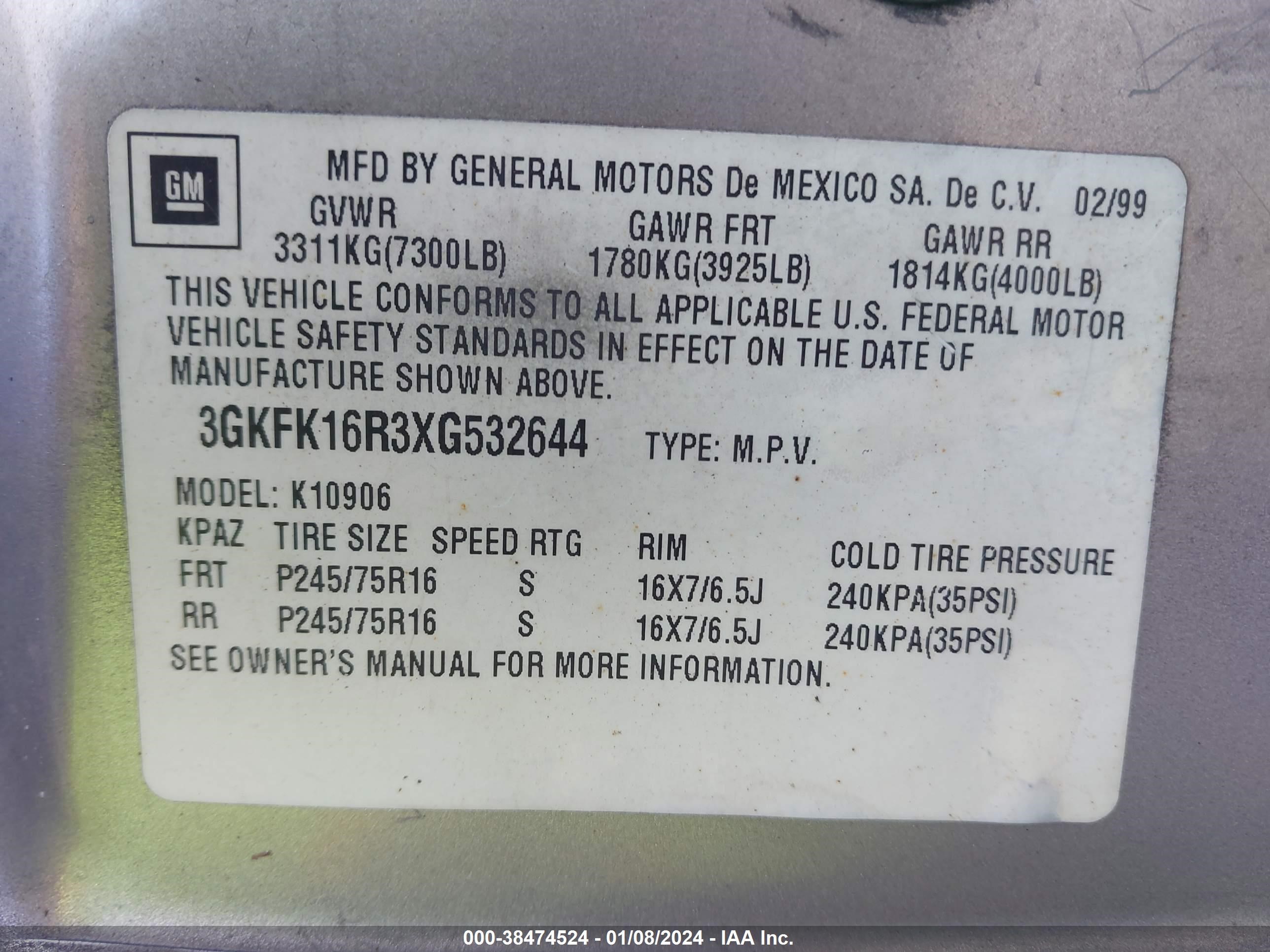 Photo 8 VIN: 3GKFK16R3XG532644 - GMC SUBURBAN 