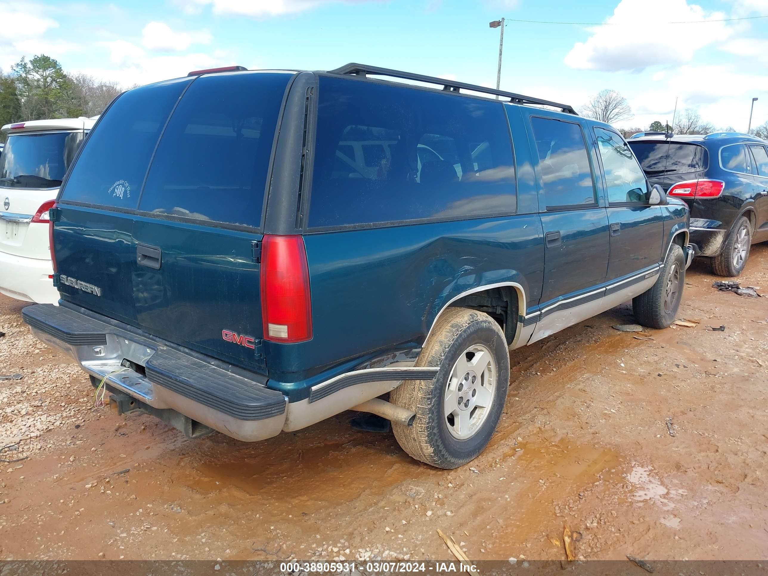 Photo 5 VIN: 3GKFK16R4XG506540 - GMC NULL 