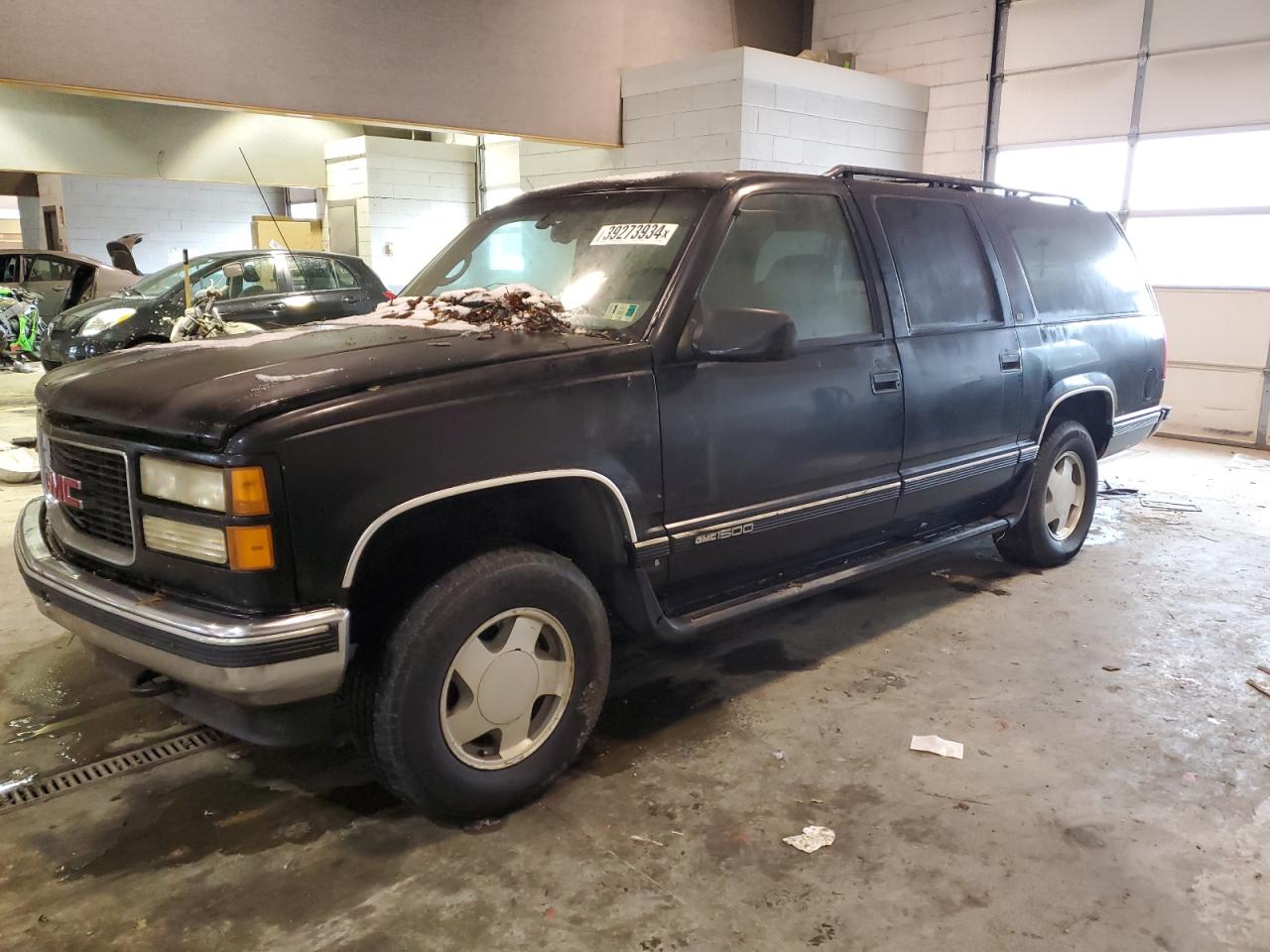 Photo 0 VIN: 3GKFK16R5XG525694 - GMC SUBURBAN 