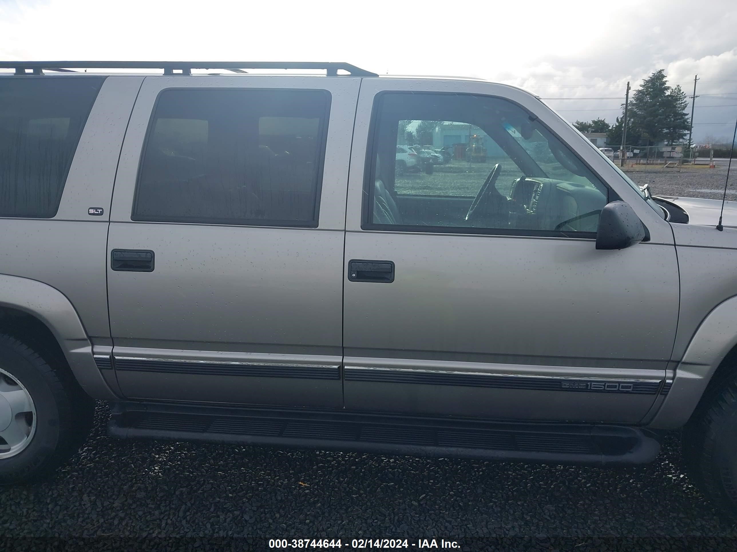 Photo 12 VIN: 3GKFK16RXXG549196 - GMC NULL 