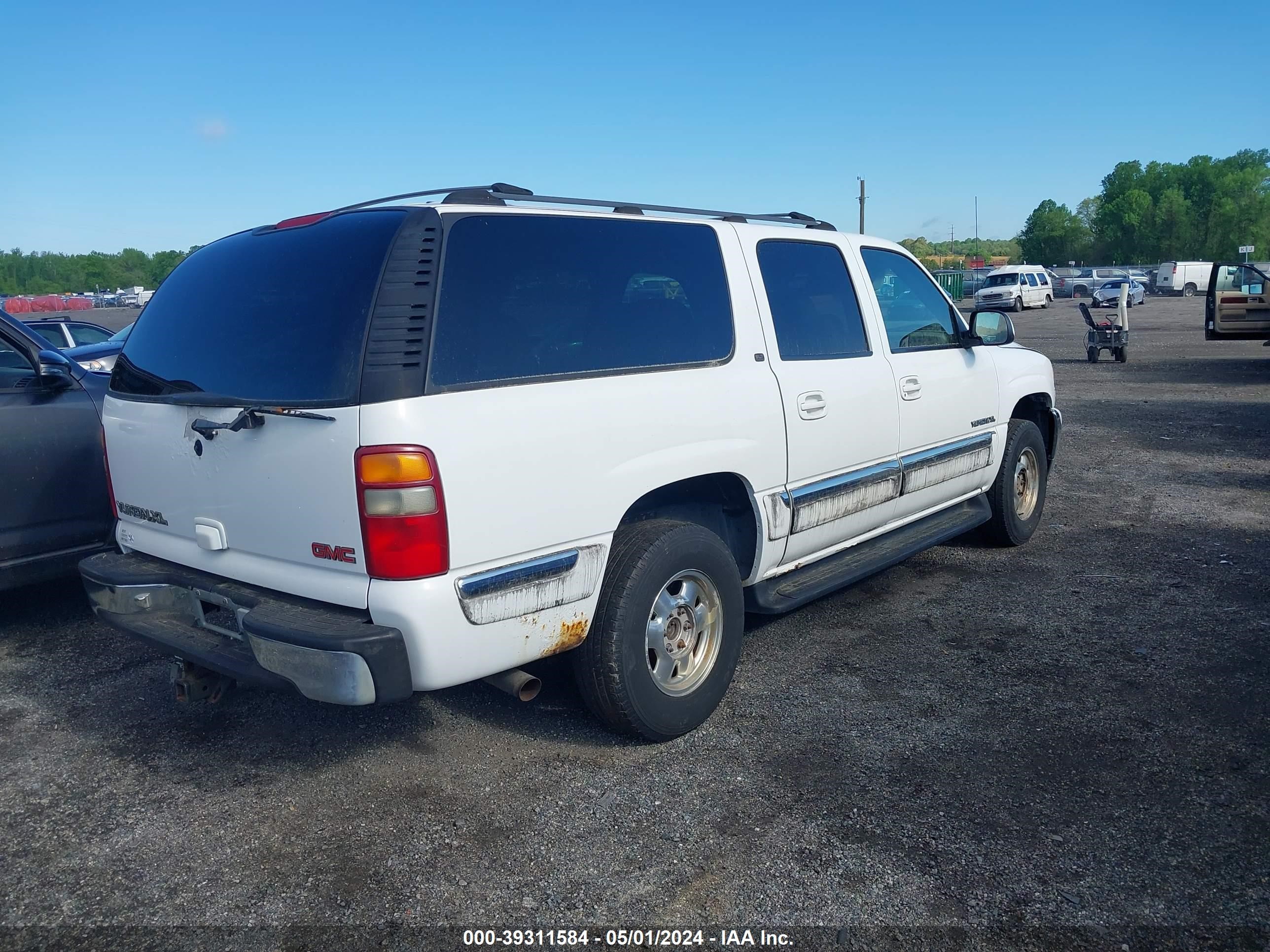 Photo 3 VIN: 3GKFK16T11G176536 - GMC NULL 