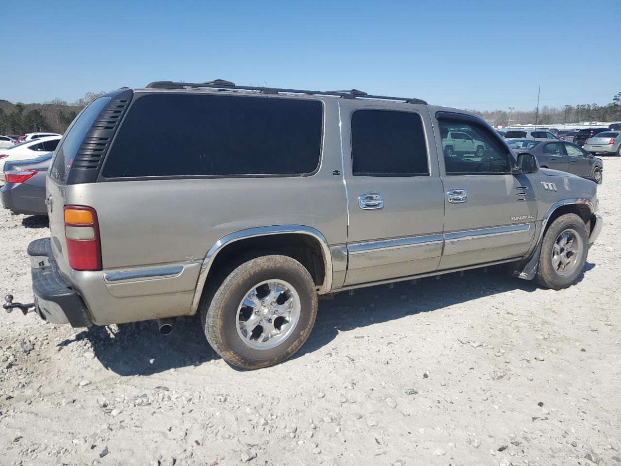 Photo 2 VIN: 3GKFK16T1YG135124 - GMC YUKON 