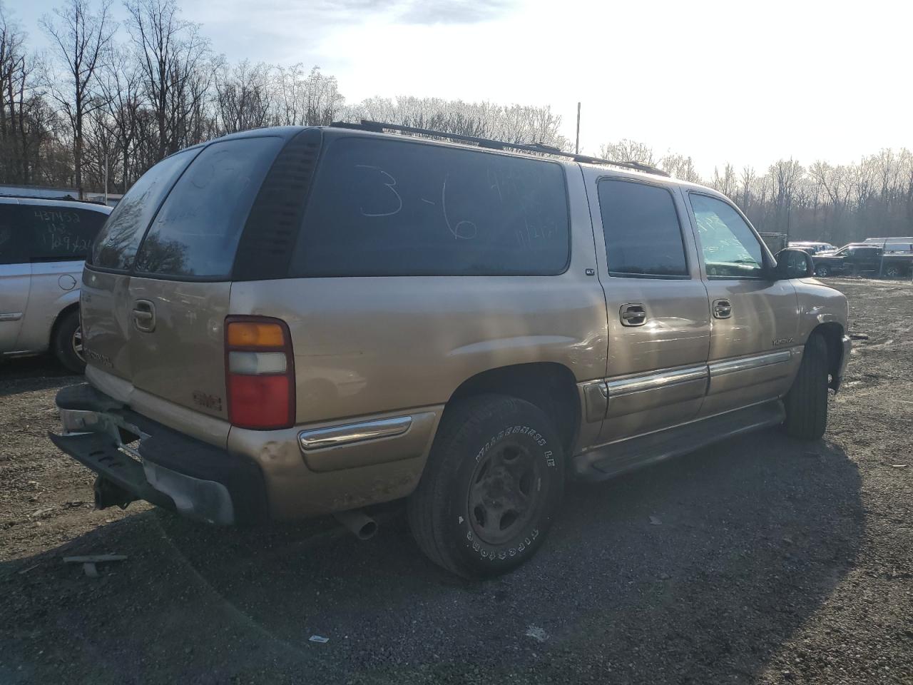 Photo 2 VIN: 3GKFK16T1YG173727 - GMC YUKON 