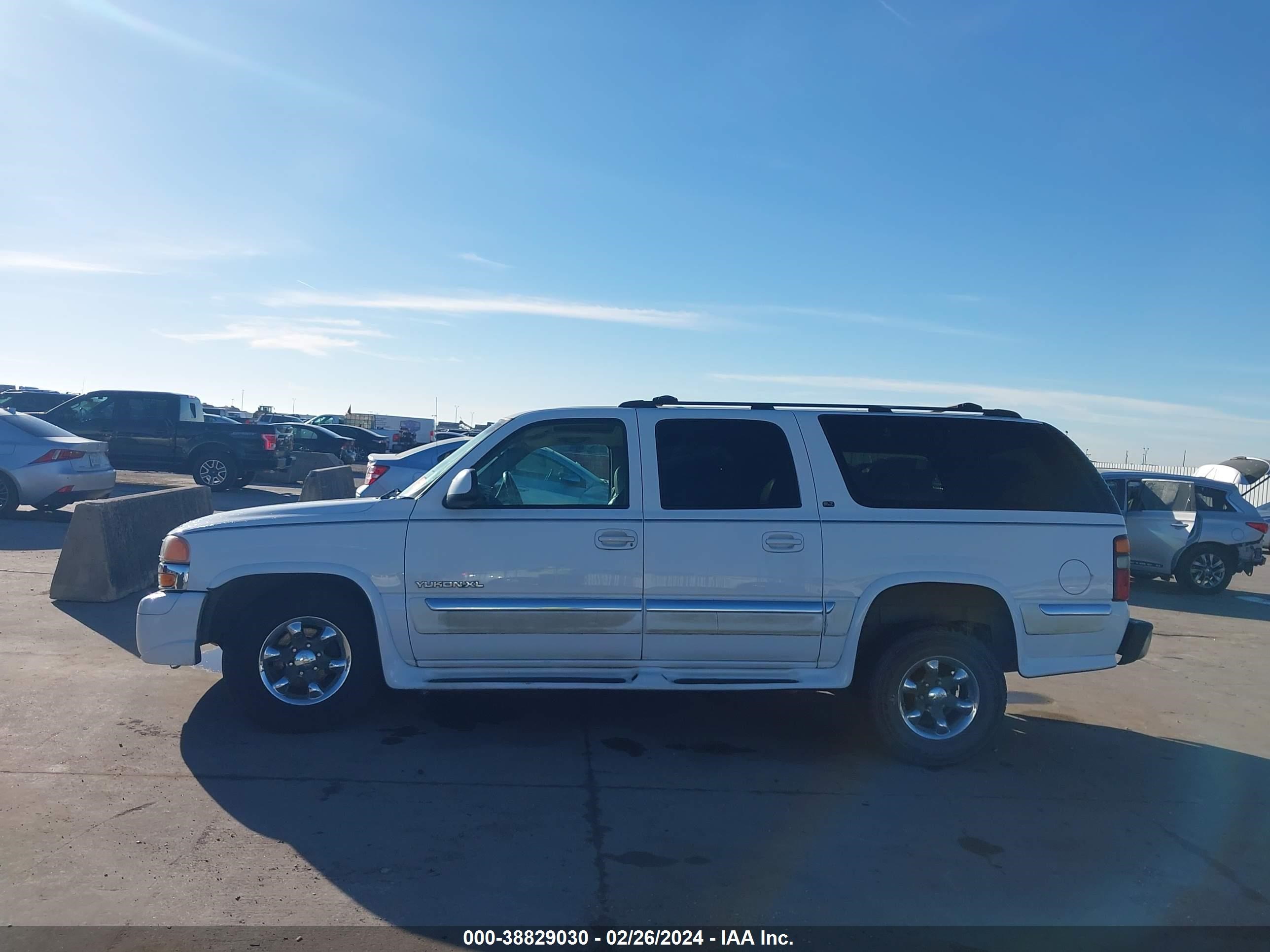 Photo 13 VIN: 3GKFK16T41G102169 - GMC YUKON 