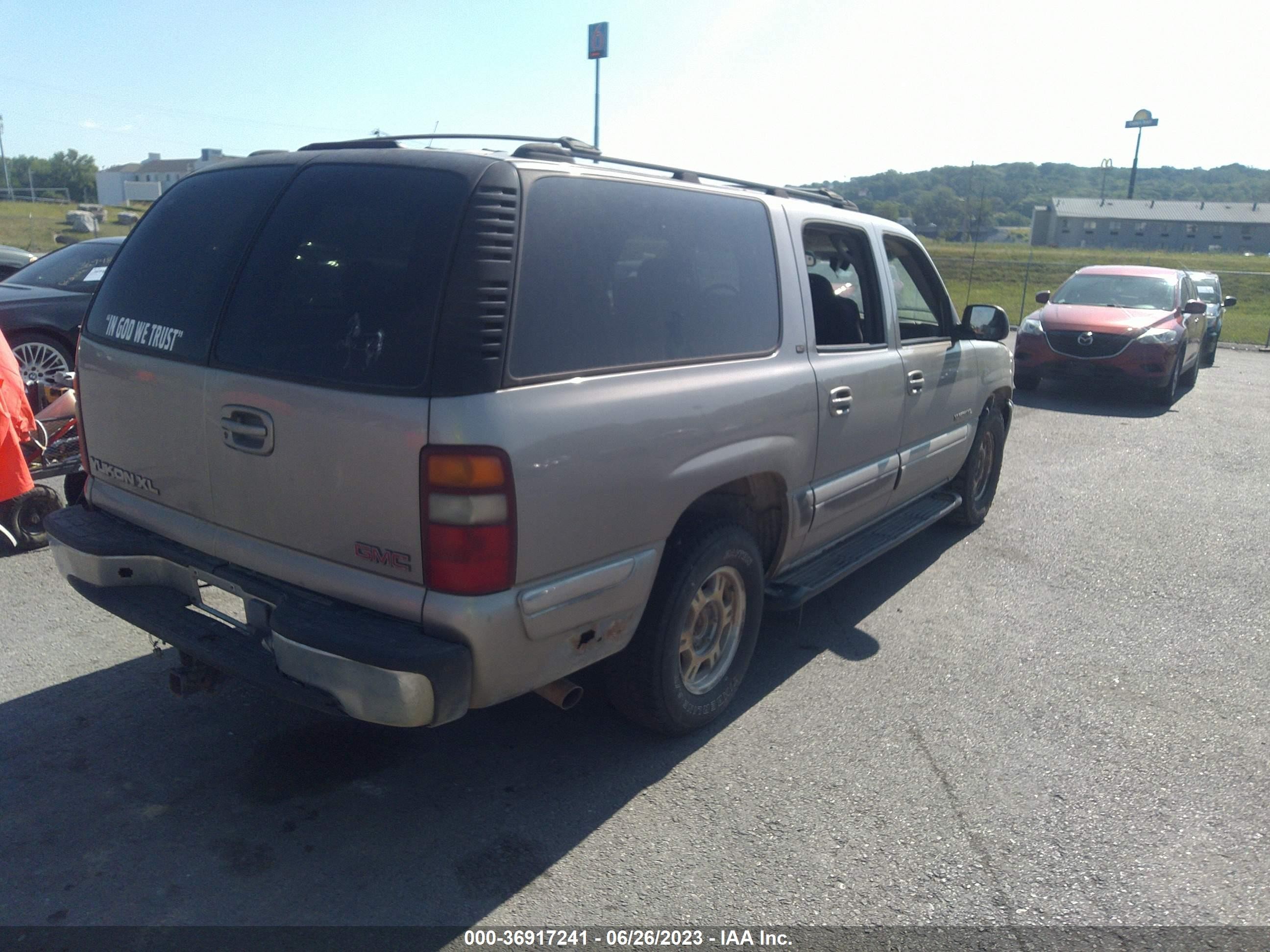 Photo 4 VIN: 3GKFK16T5YG159488 - GMC YUKON 