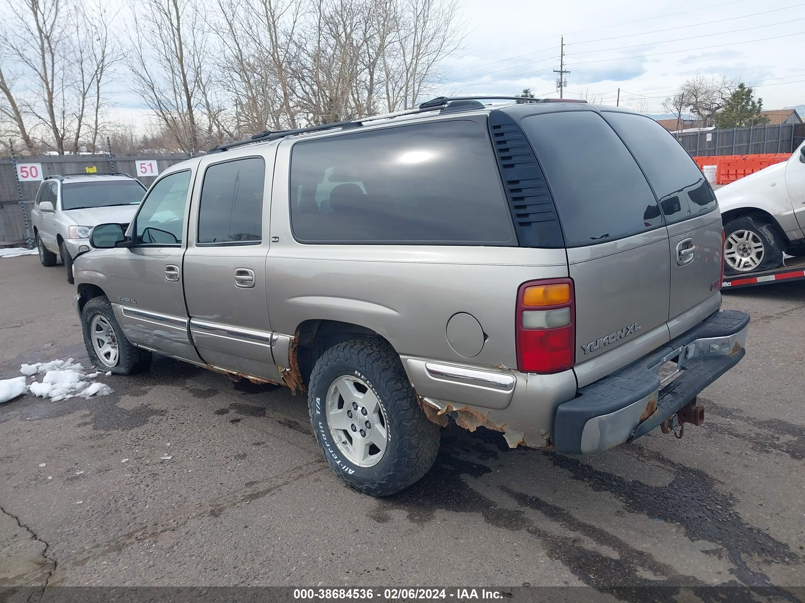 Photo 2 VIN: 3GKFK16T9YG162281 - GMC YUKON 