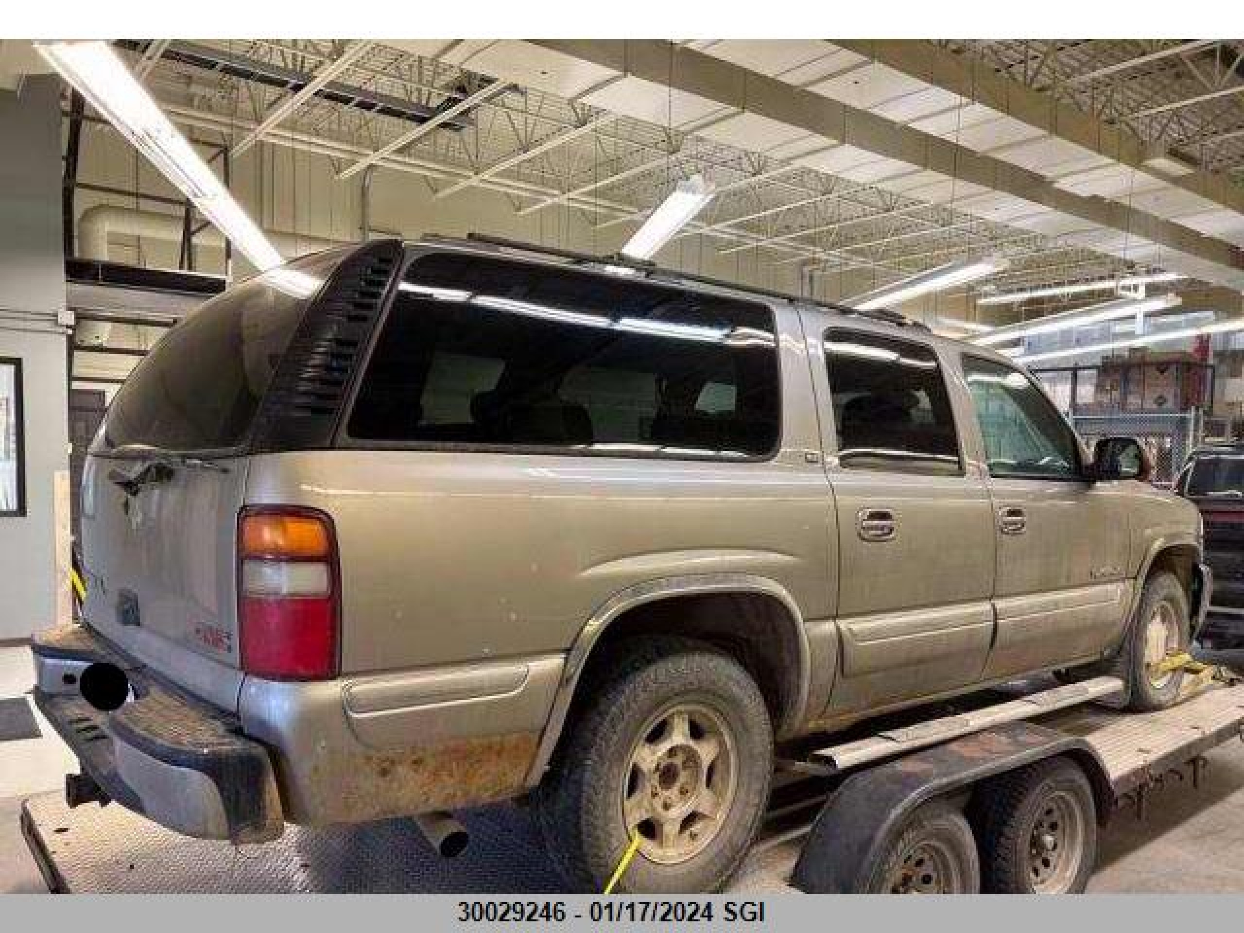 Photo 3 VIN: 3GKFK16Z42G257388 - GMC YUKON 