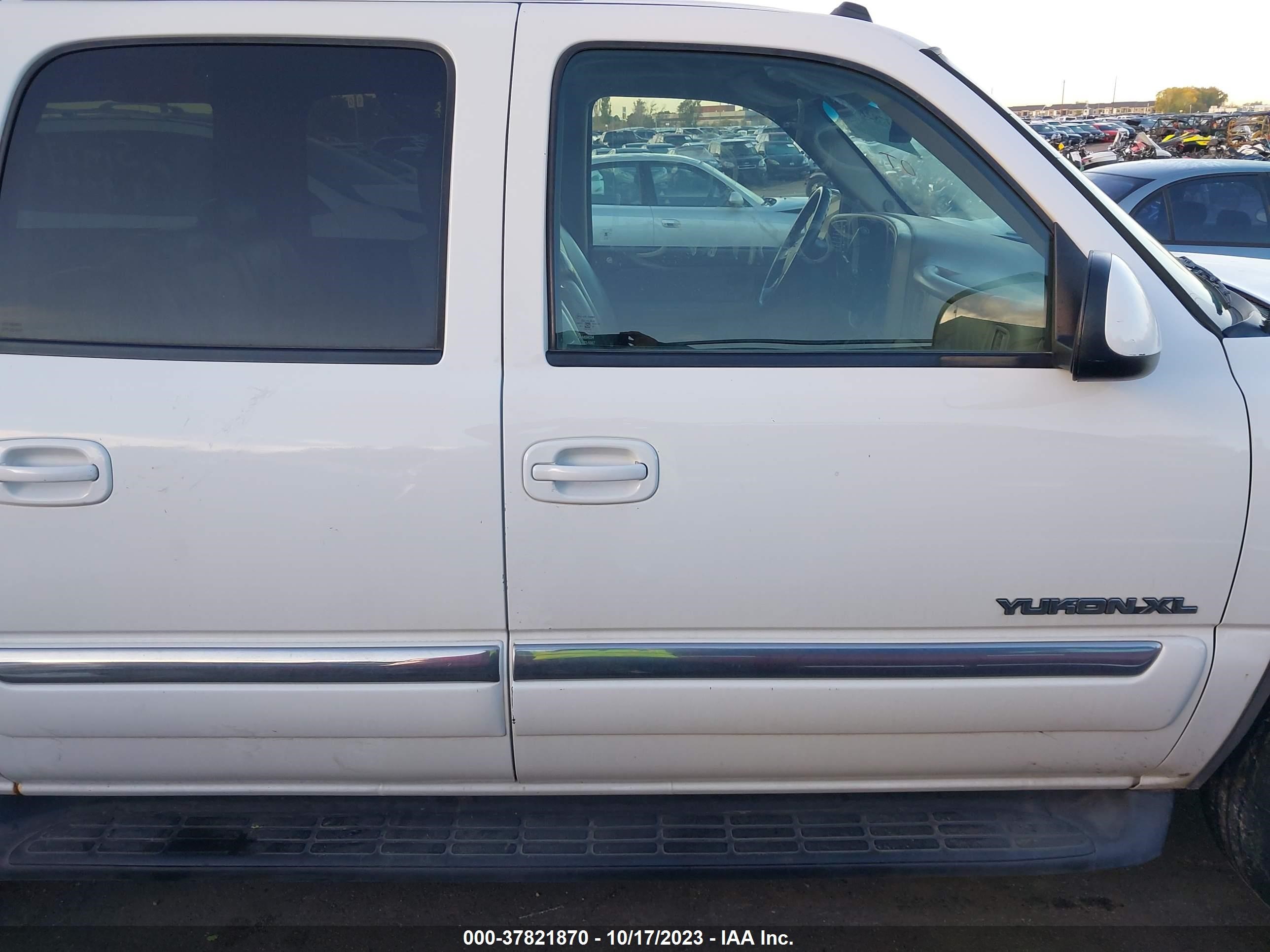 Photo 11 VIN: 3GKFK16Z45G153424 - GMC YUKON 