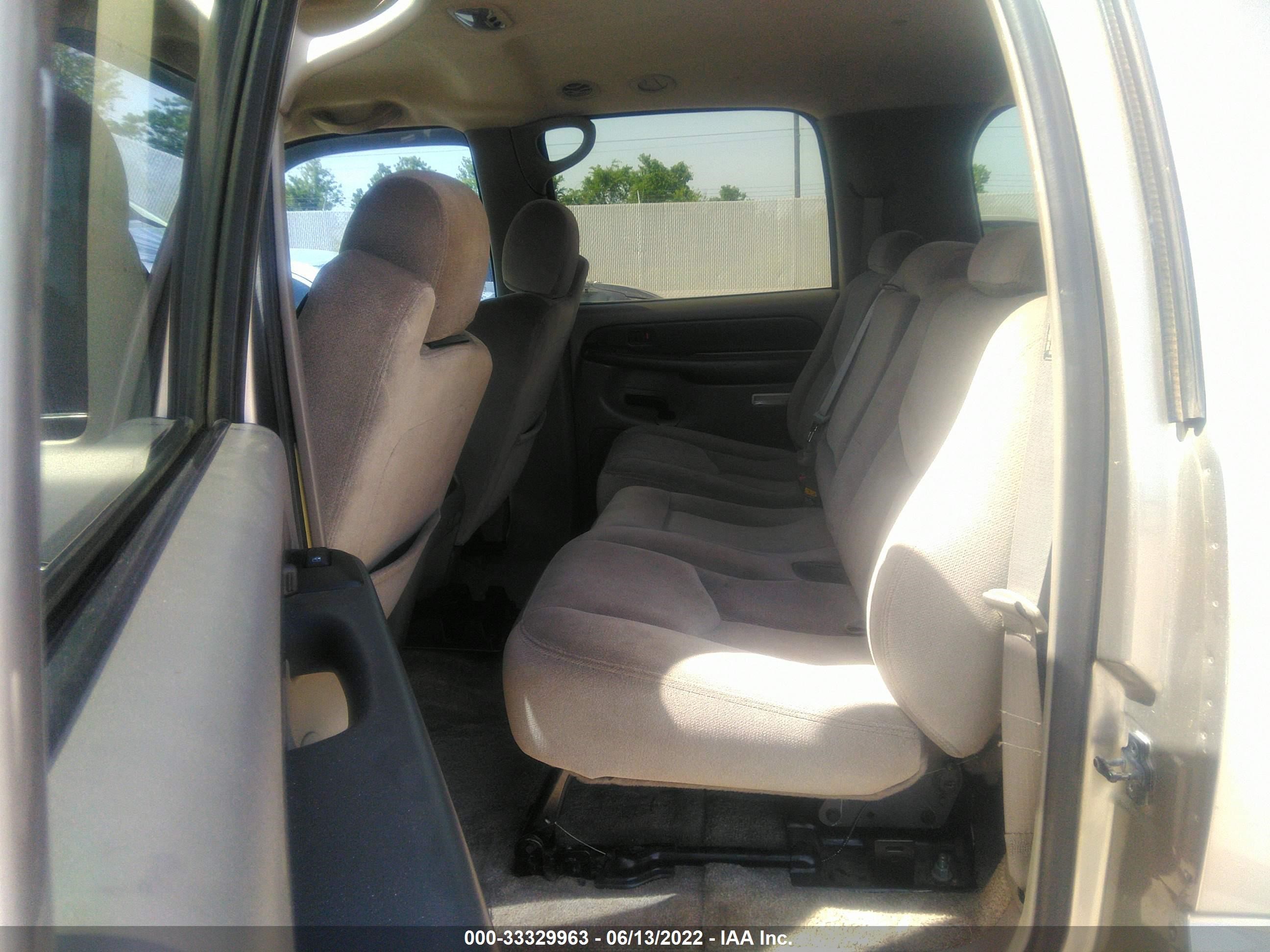 Photo 7 VIN: 3GKFK16Z53G245655 - GMC YUKON 