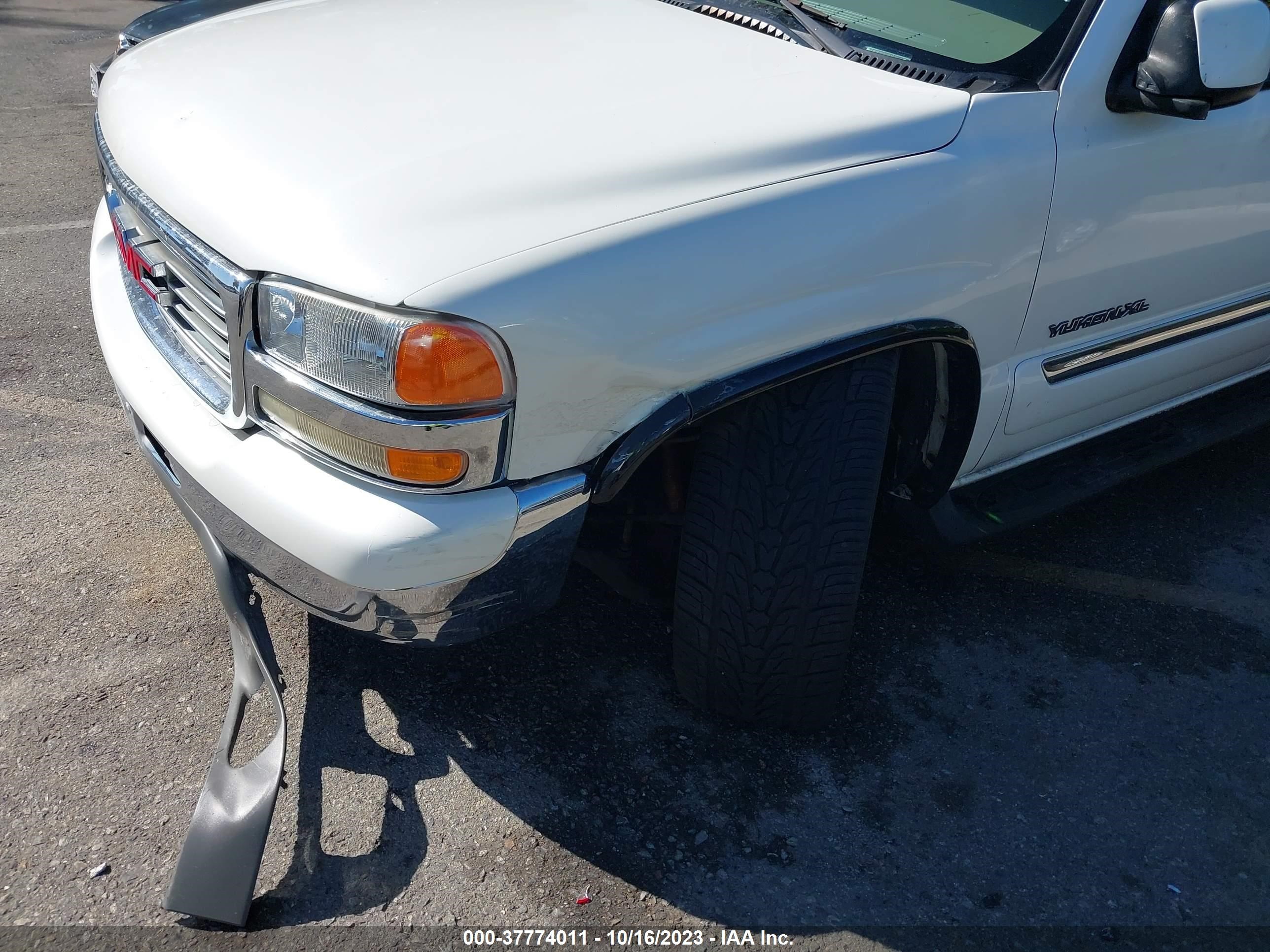 Photo 11 VIN: 3GKGC26G92G175663 - GMC YUKON 