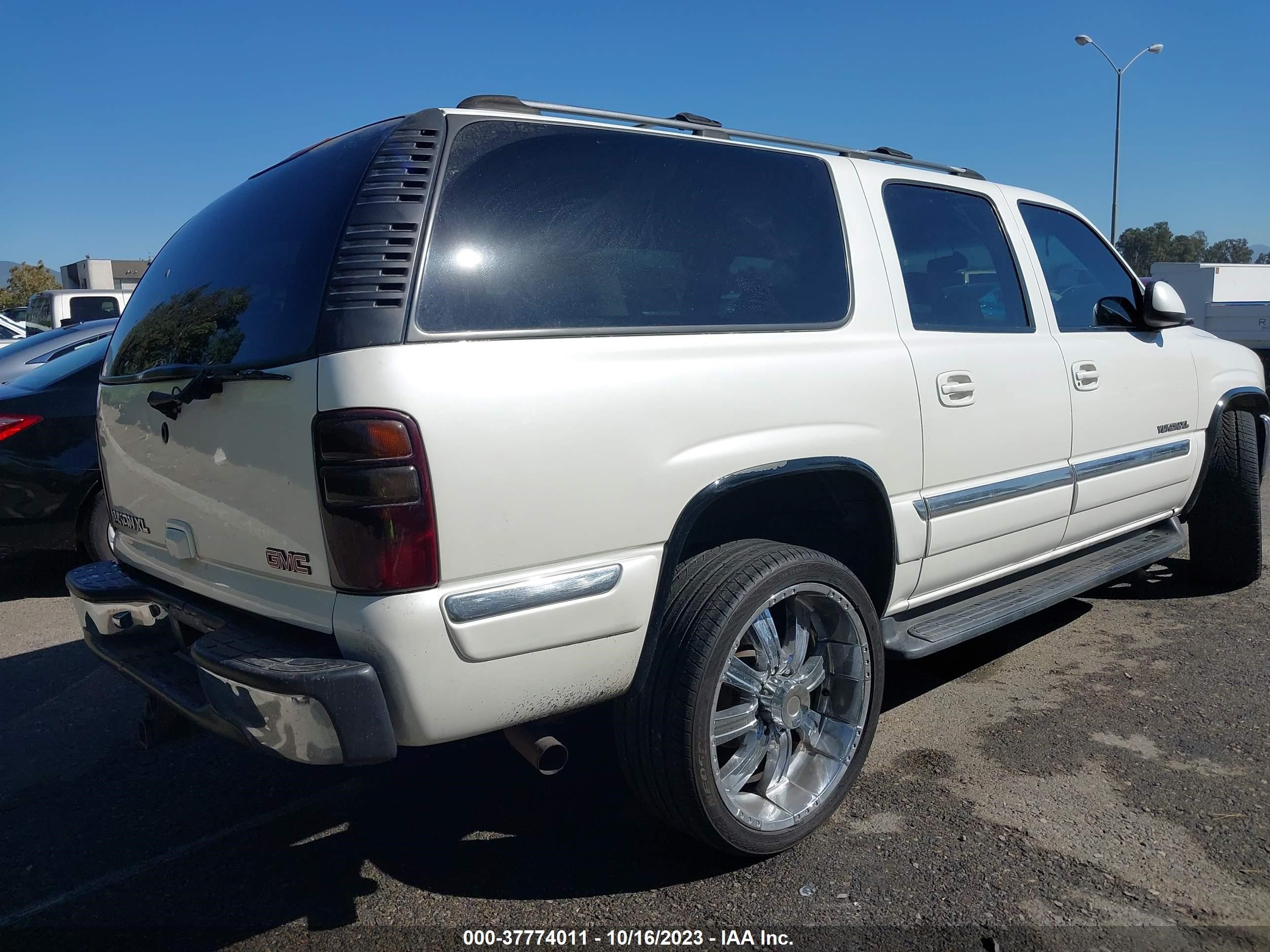 Photo 3 VIN: 3GKGC26G92G175663 - GMC YUKON 