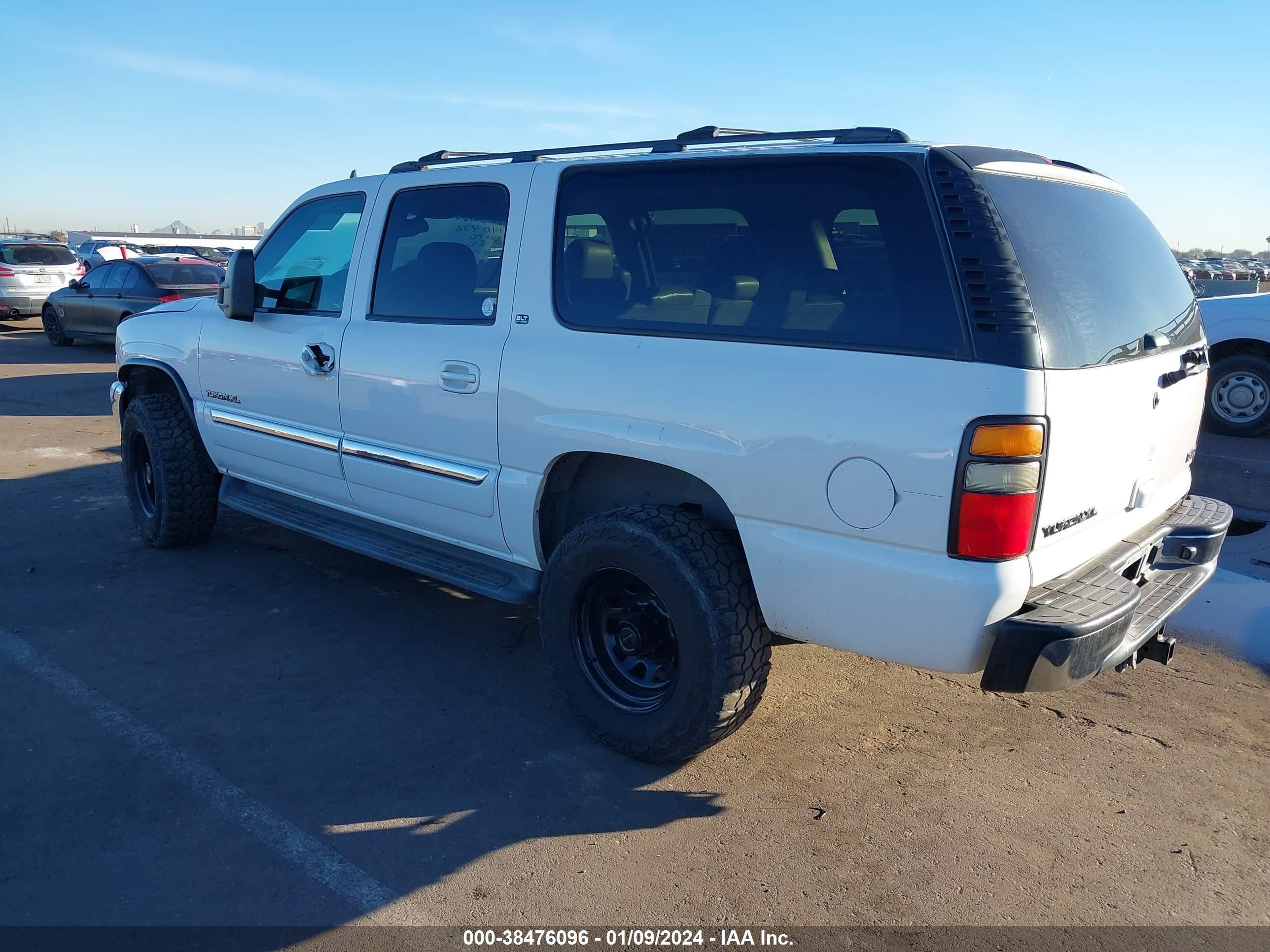 Photo 2 VIN: 3GKGK26G26G140486 - GMC YUKON 