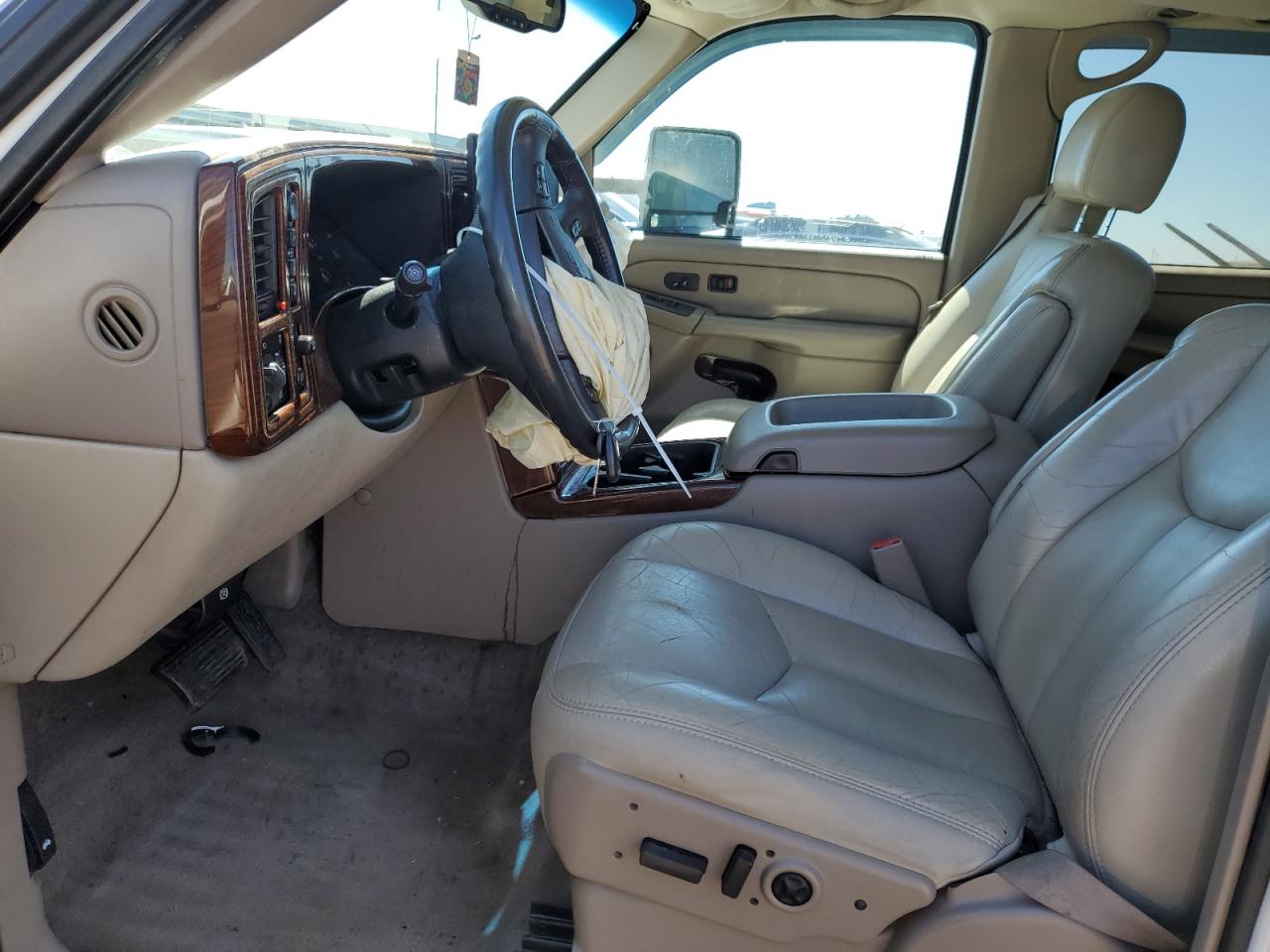 Photo 6 VIN: 3GKGK26G84G153756 - GMC YUKON 