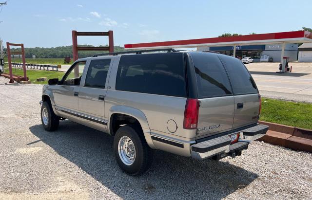 Photo 2 VIN: 3GKGK26J4XG528073 - GMC SUBURBAN 