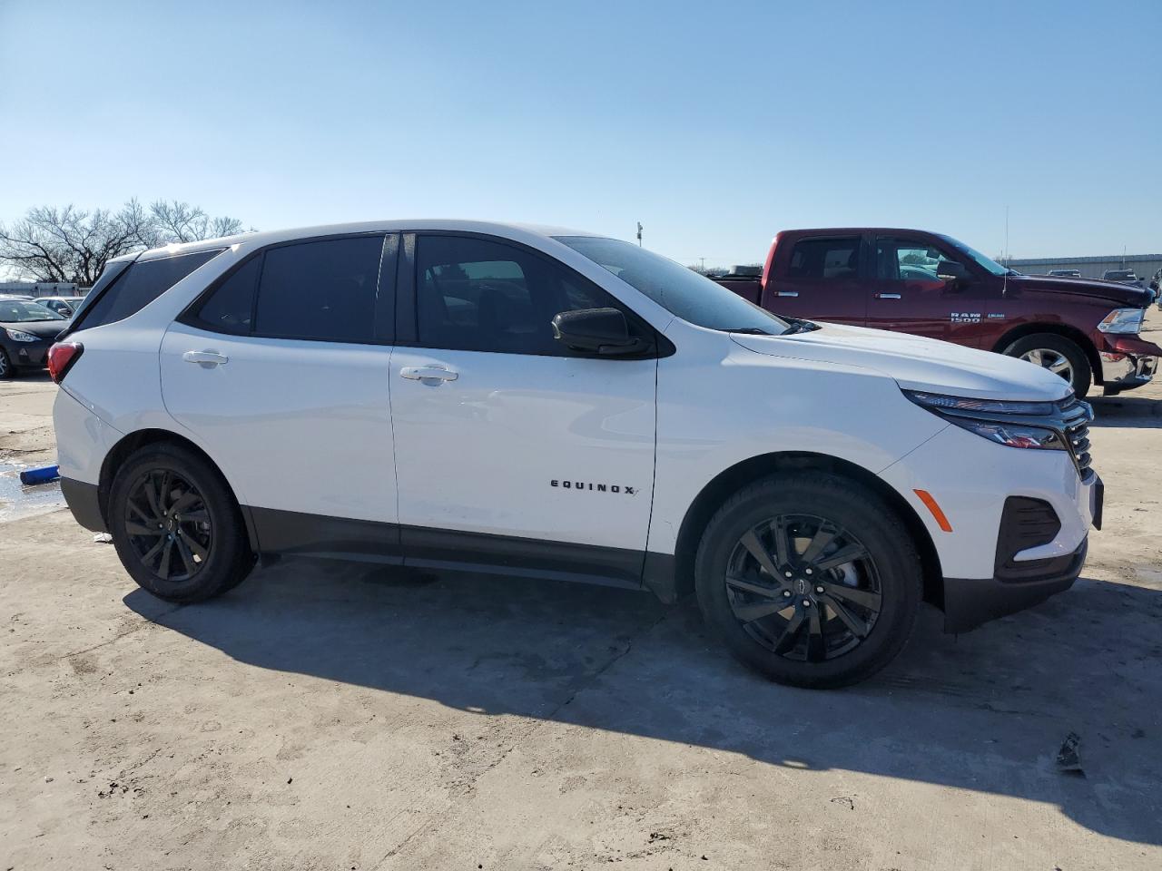 Photo 3 VIN: 3GNAXHEG5RL140430 - CHEVROLET EQUINOX 