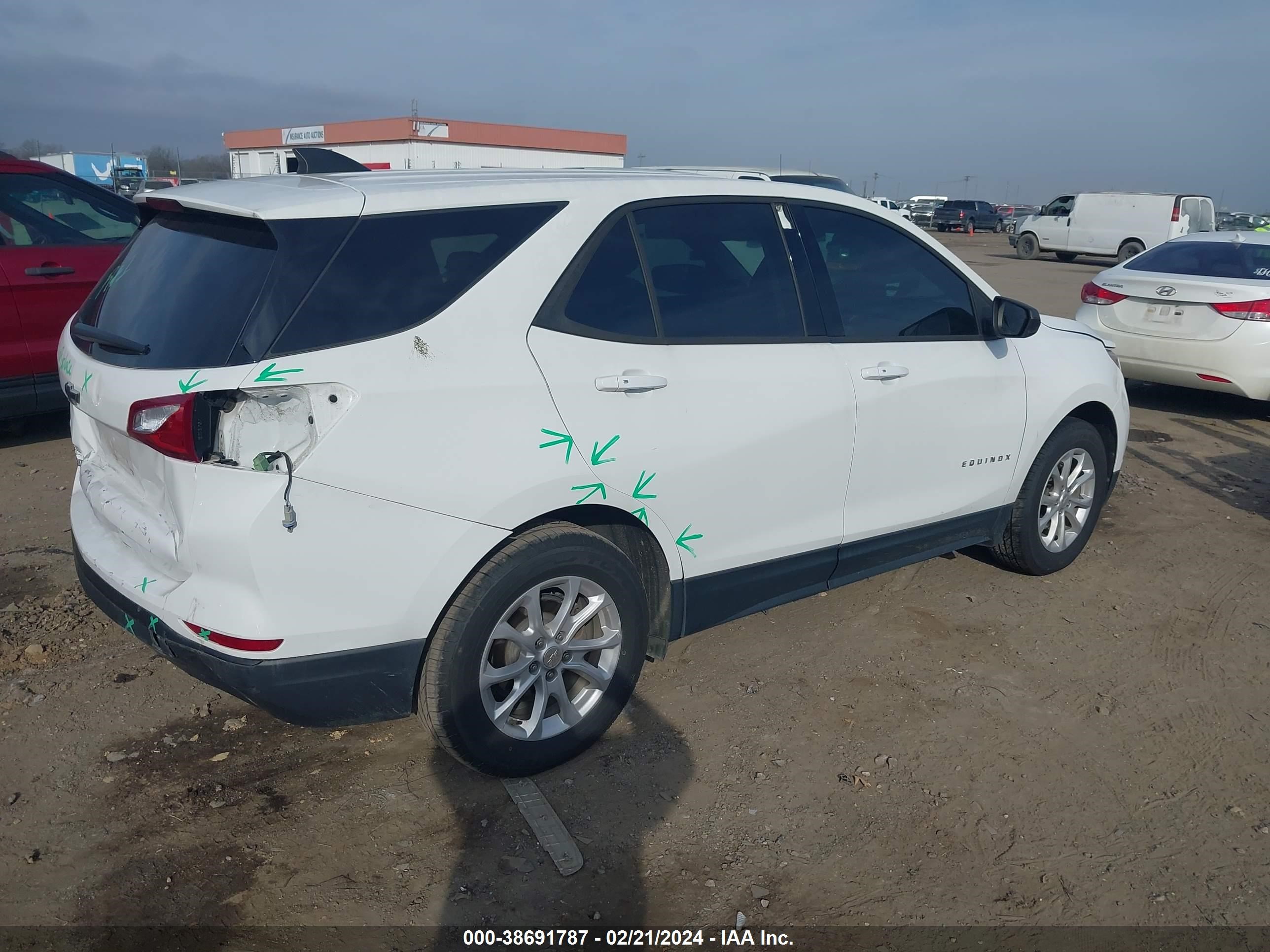 Photo 3 VIN: 3GNAXHEV0KS630137 - CHEVROLET EQUINOX 