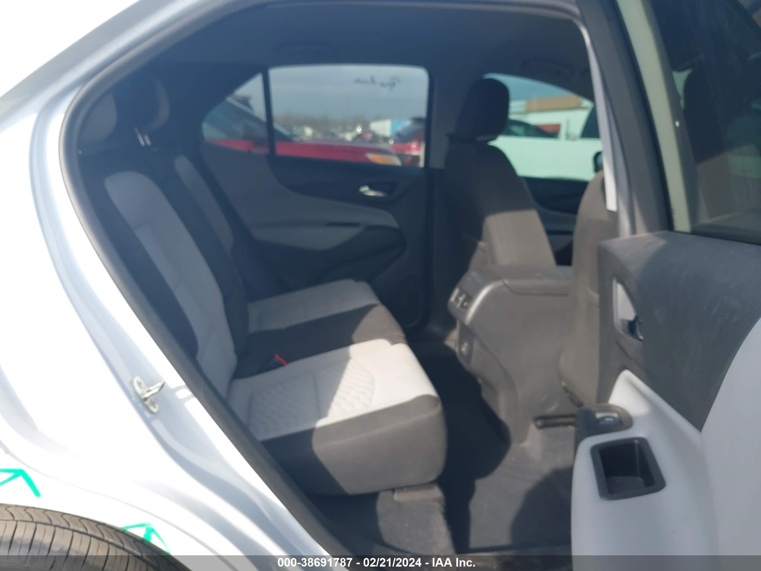 Photo 7 VIN: 3GNAXHEV0KS630137 - CHEVROLET EQUINOX 