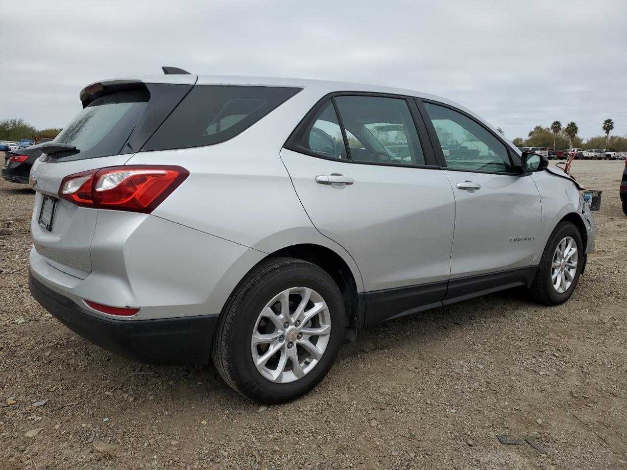 Photo 2 VIN: 3GNAXHEV0LS588229 - CHEVROLET EQUINOX 