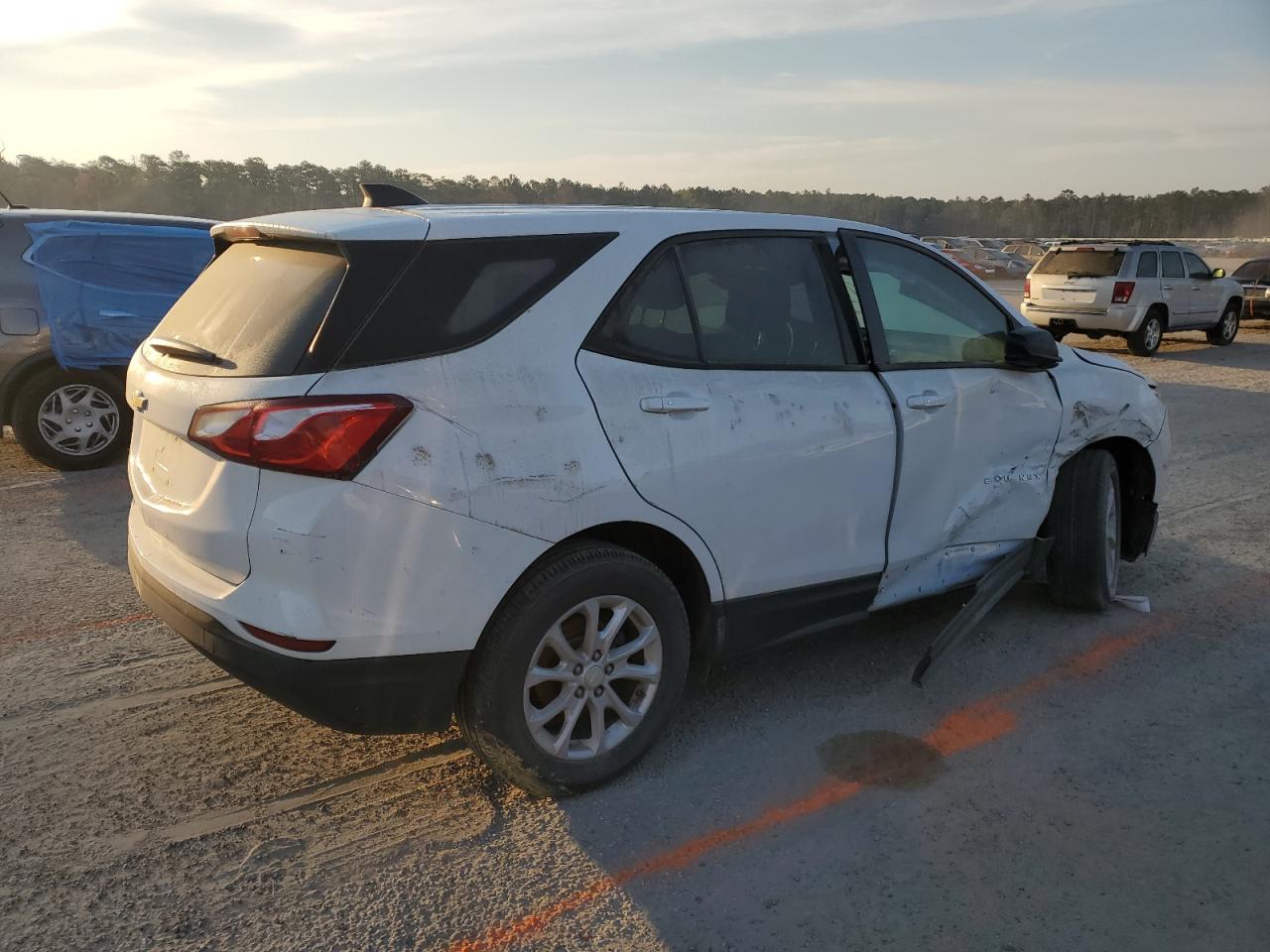 Photo 2 VIN: 3GNAXHEV1KL349801 - CHEVROLET EQUINOX 