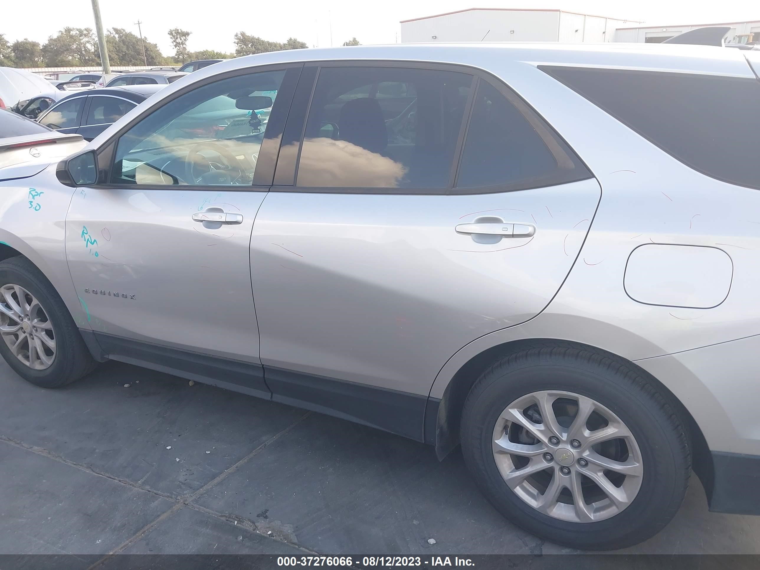 Photo 14 VIN: 3GNAXHEV2KS665522 - CHEVROLET EQUINOX 