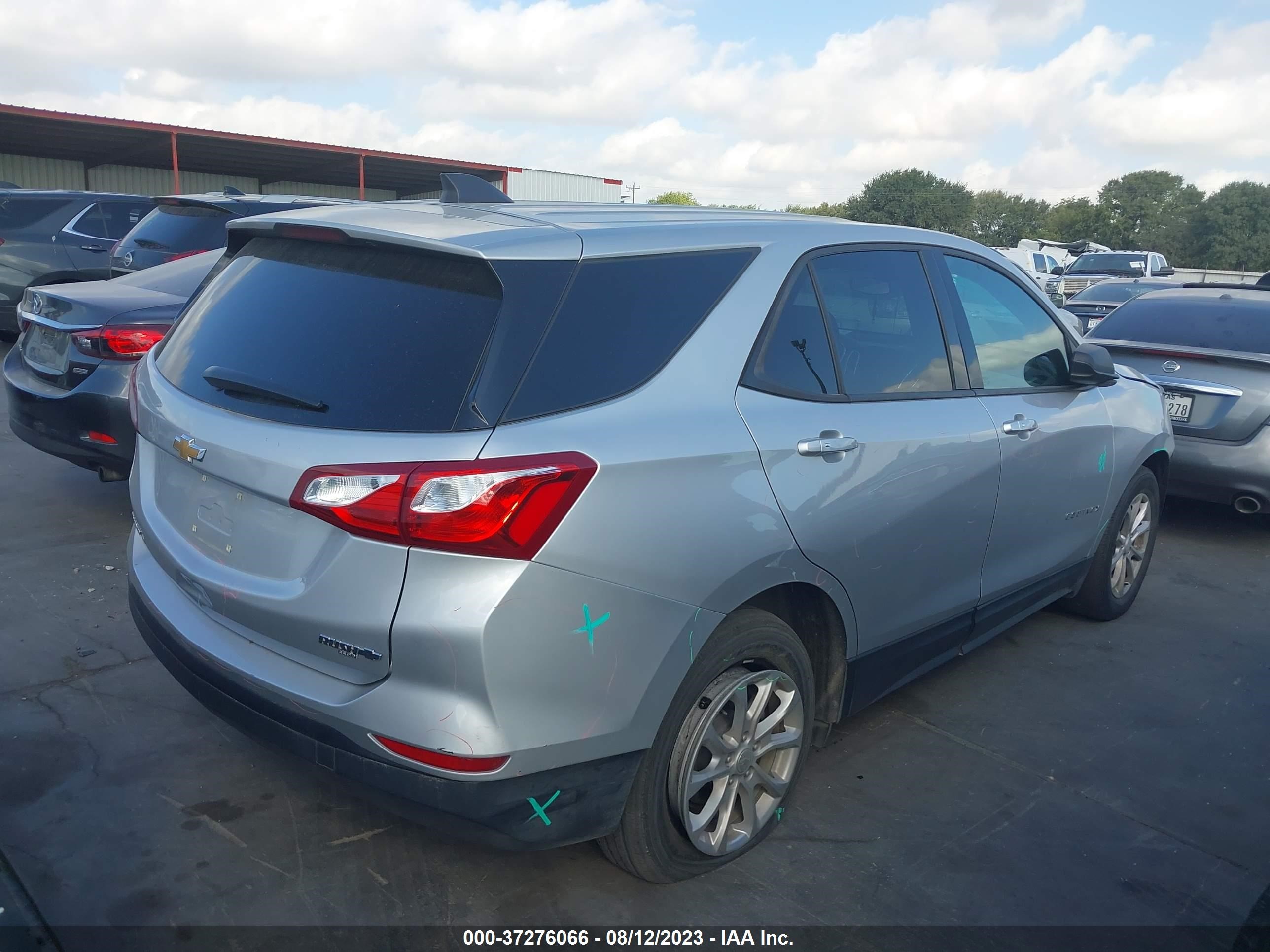 Photo 3 VIN: 3GNAXHEV2KS665522 - CHEVROLET EQUINOX 