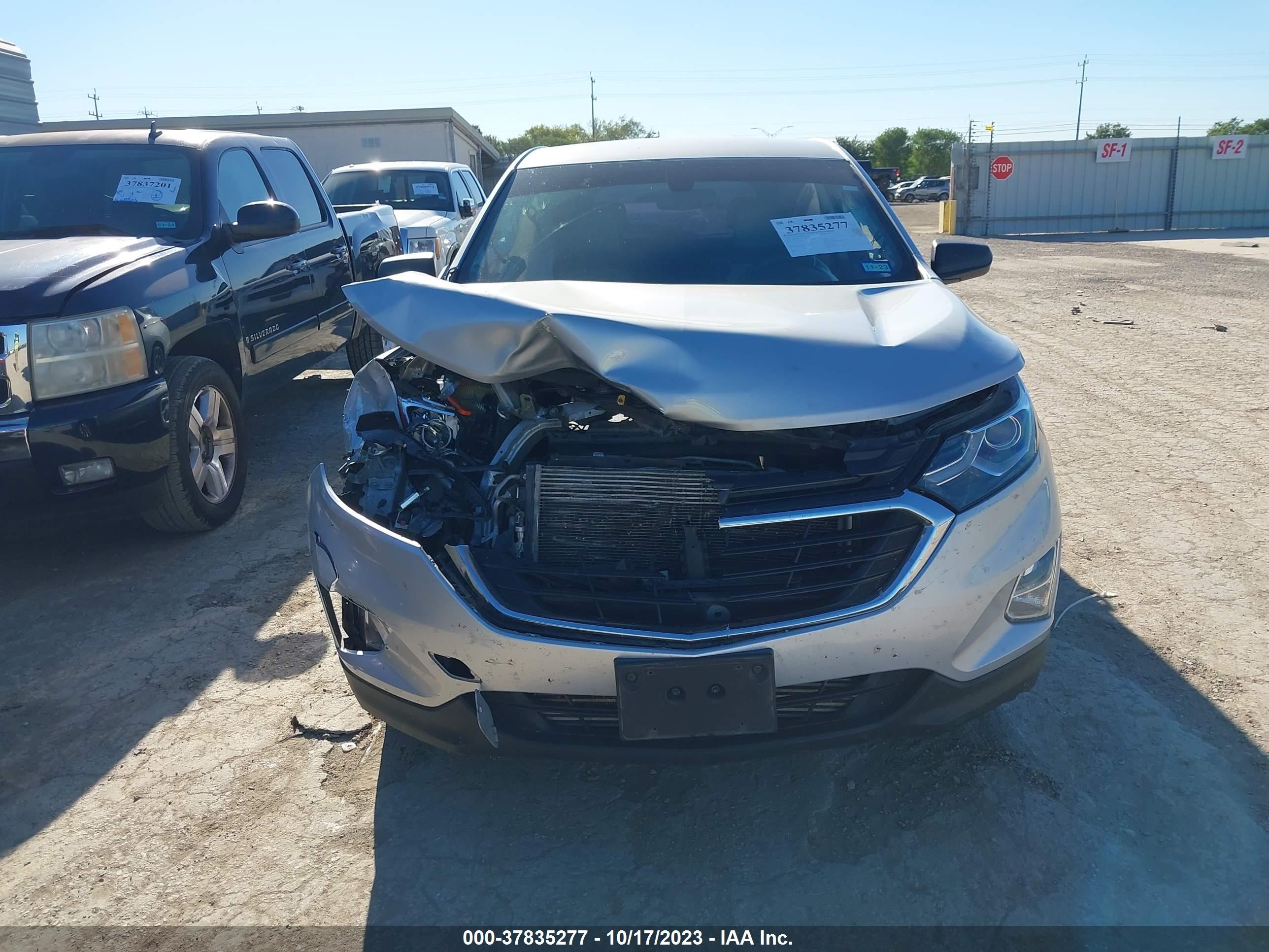 Photo 11 VIN: 3GNAXHEV3JL386590 - CHEVROLET EQUINOX 