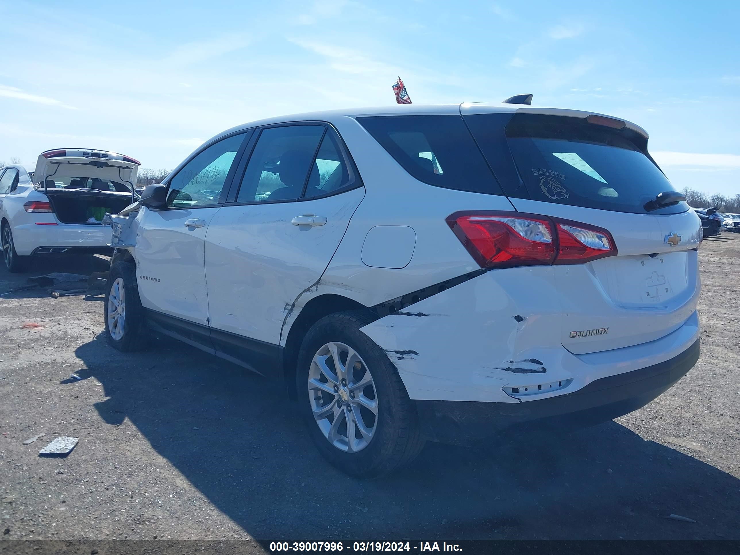 Photo 2 VIN: 3GNAXHEV3KS637602 - CHEVROLET EQUINOX 