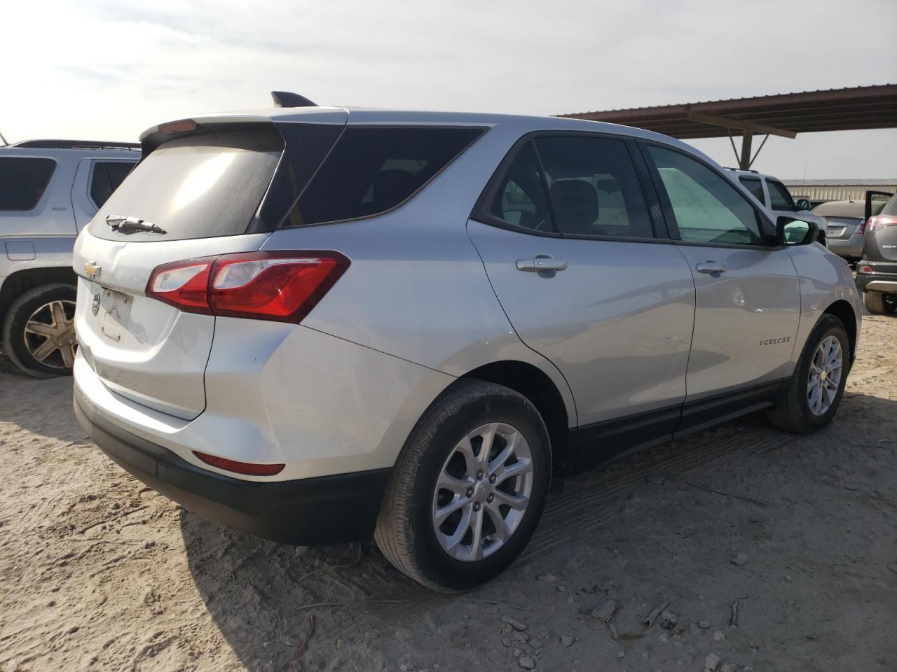 Photo 2 VIN: 3GNAXHEV3KS660068 - CHEVROLET EQUINOX 