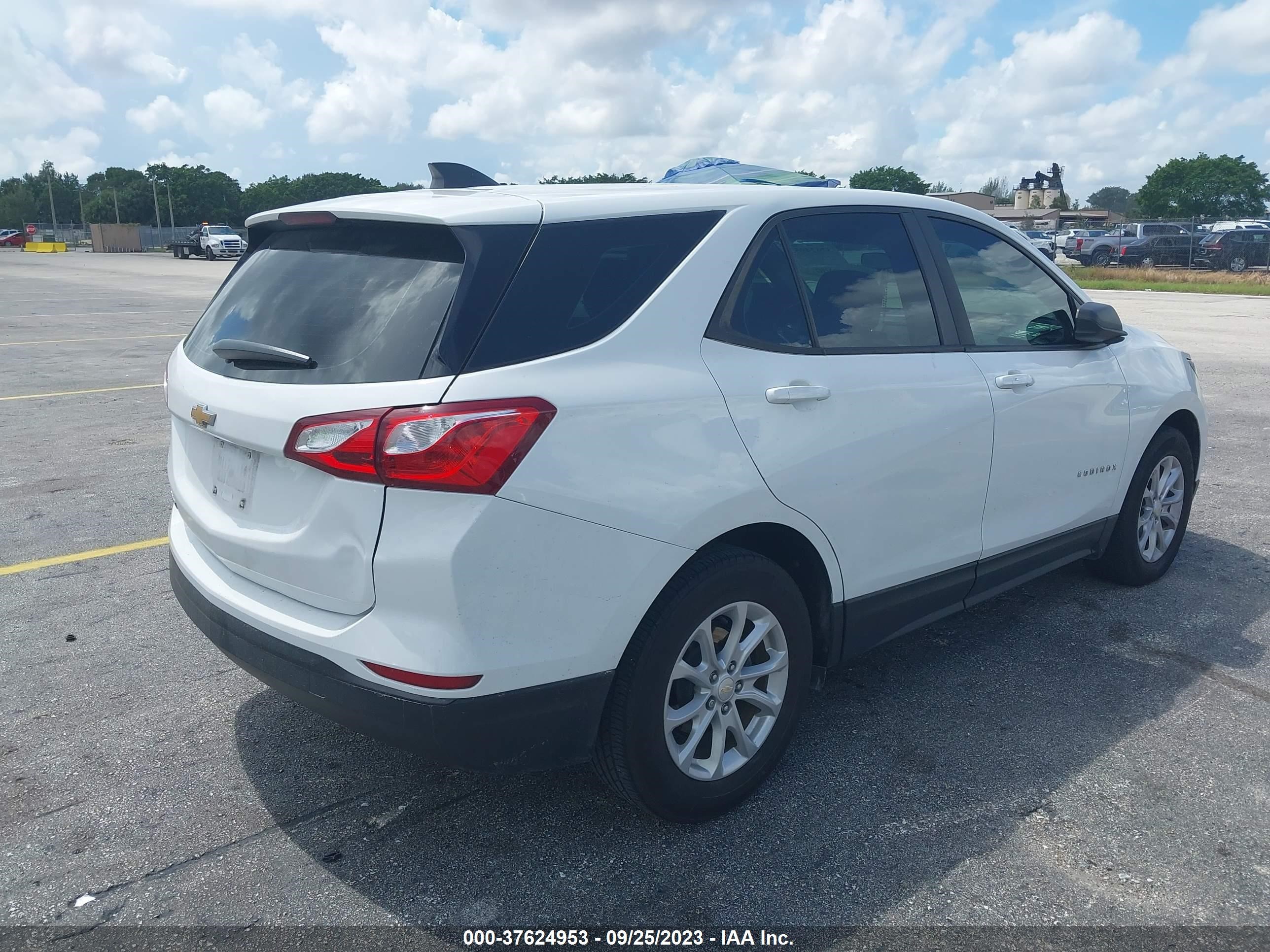 Photo 3 VIN: 3GNAXHEV3LS634068 - CHEVROLET EQUINOX 