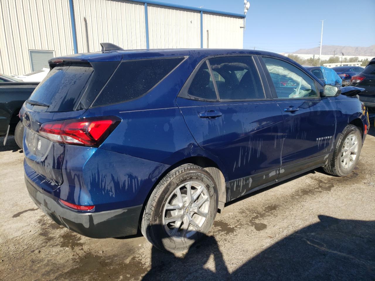 Photo 2 VIN: 3GNAXHEV3NS175143 - CHEVROLET EQUINOX 