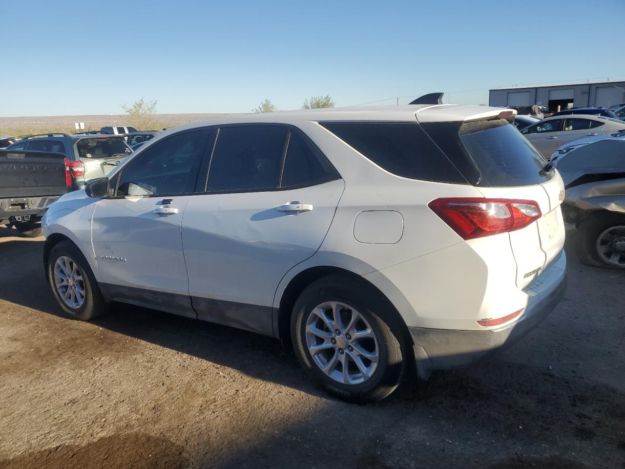 Photo 1 VIN: 3GNAXHEV5JL101940 - CHEVROLET EQUINOX 