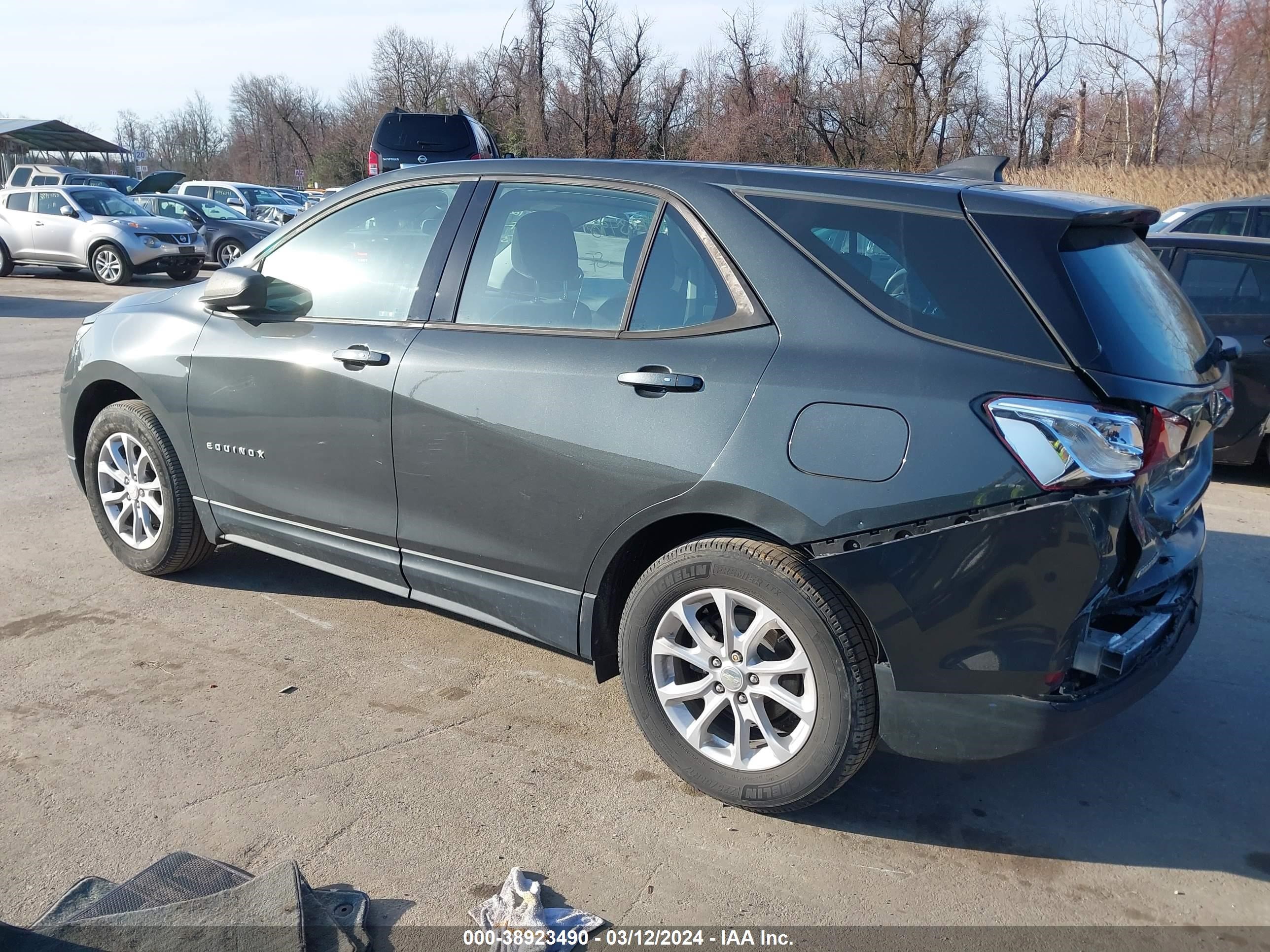 Photo 2 VIN: 3GNAXHEV5KS656944 - CHEVROLET EQUINOX 