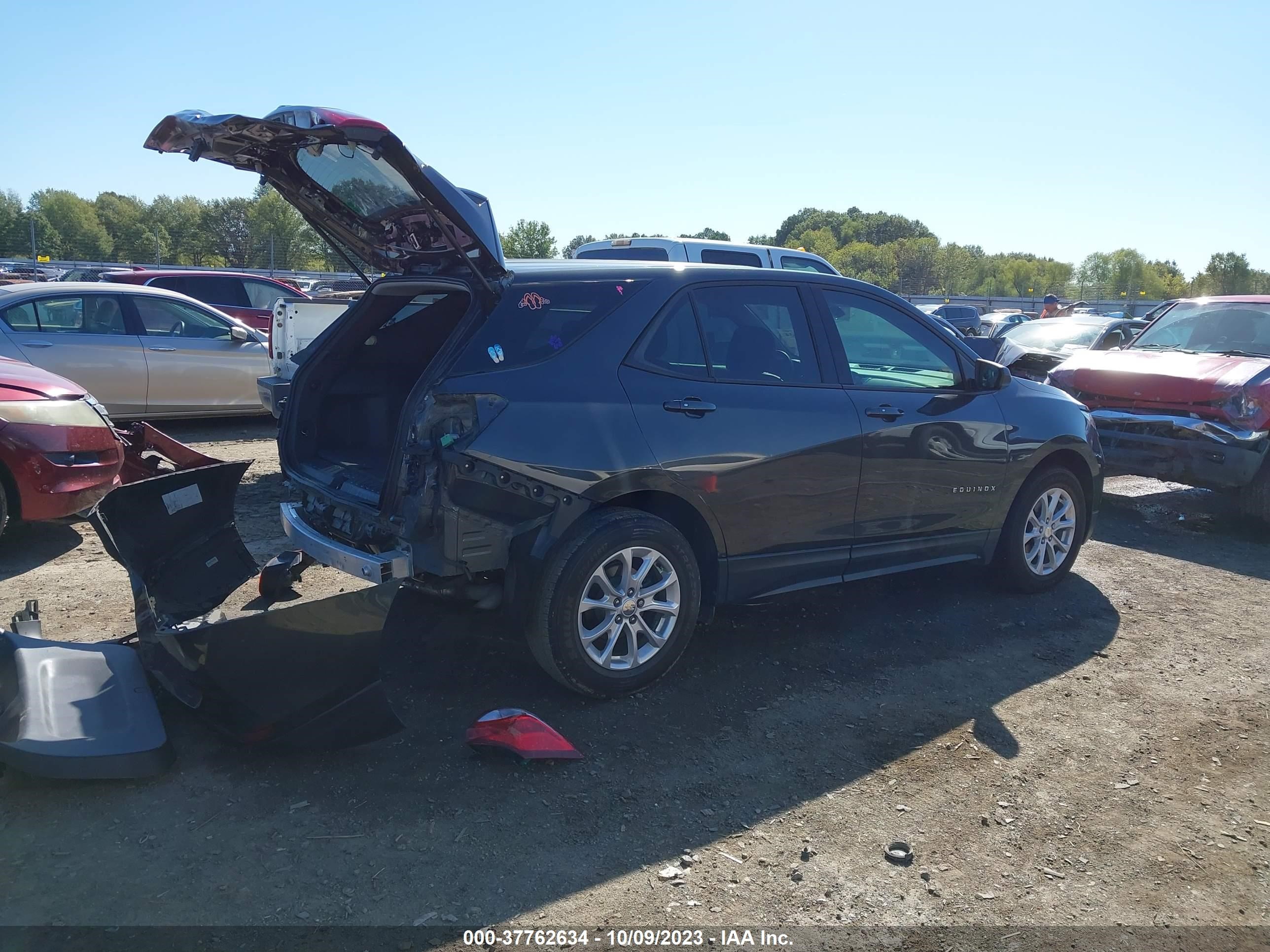 Photo 3 VIN: 3GNAXHEV5KS664378 - CHEVROLET EQUINOX 