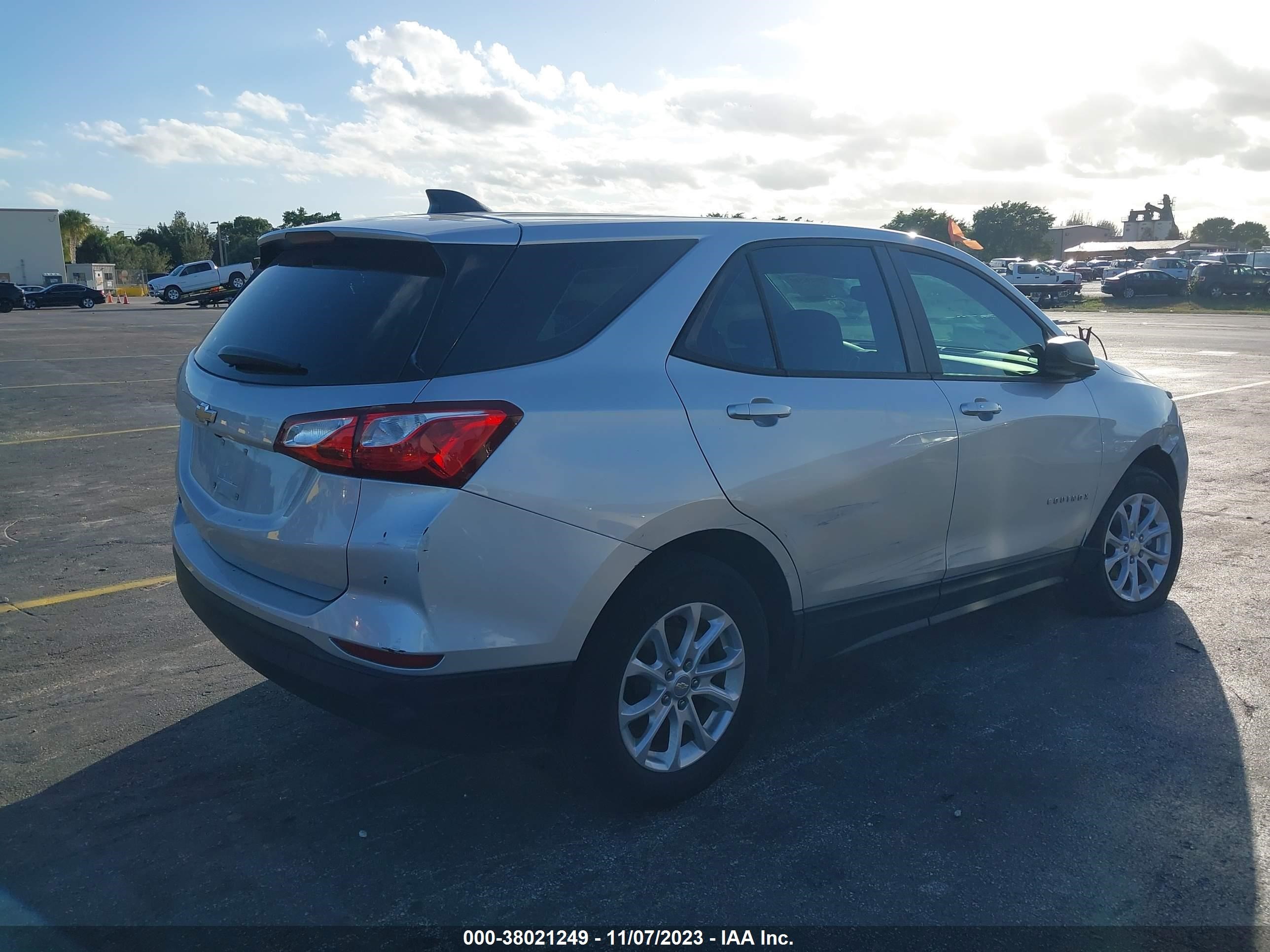 Photo 3 VIN: 3GNAXHEV5LS698340 - CHEVROLET EQUINOX 