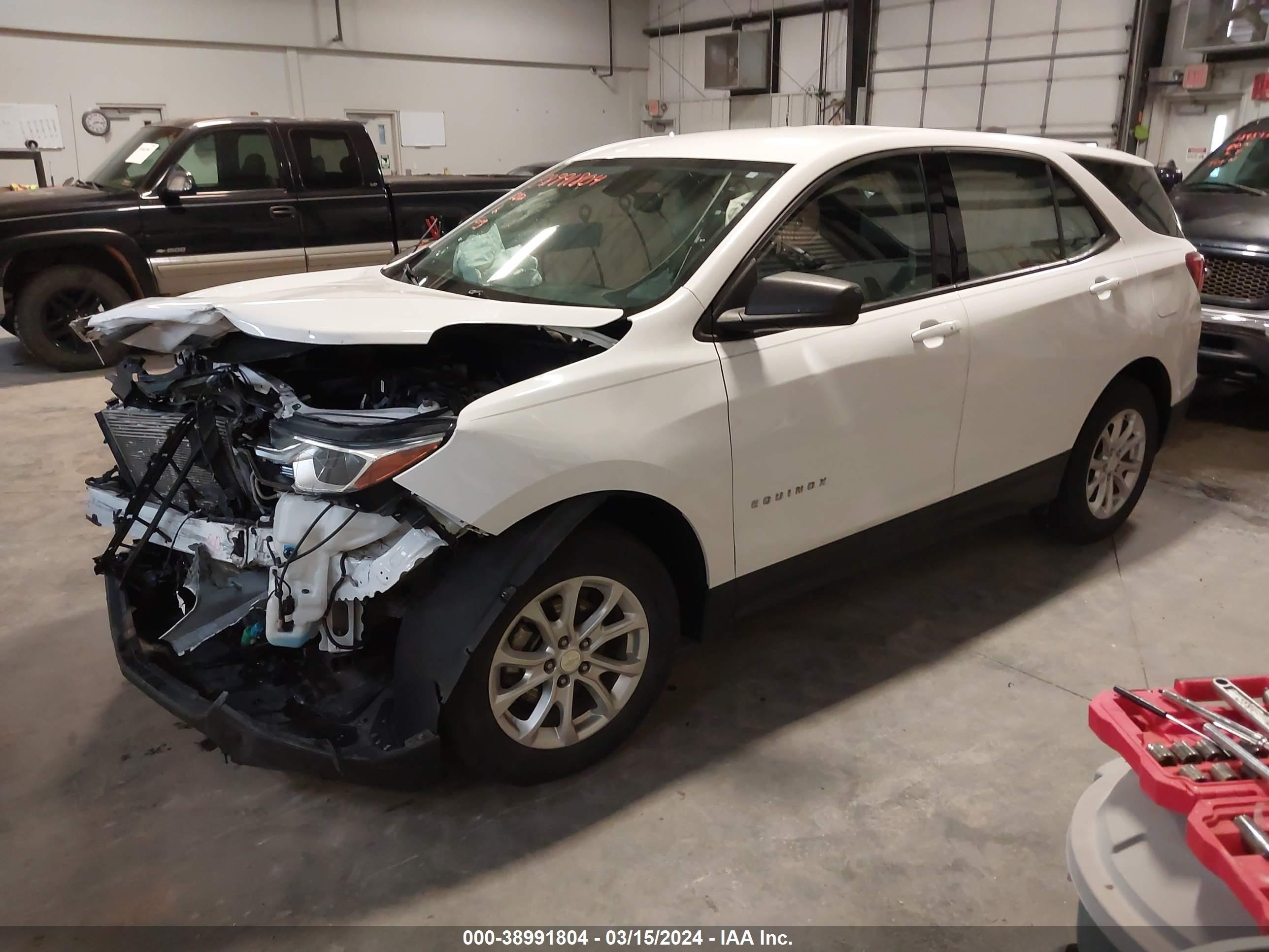 Photo 1 VIN: 3GNAXHEV6JL130993 - CHEVROLET EQUINOX 