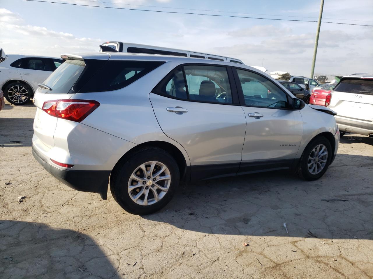 Photo 2 VIN: 3GNAXHEV6LS723035 - CHEVROLET EQUINOX 