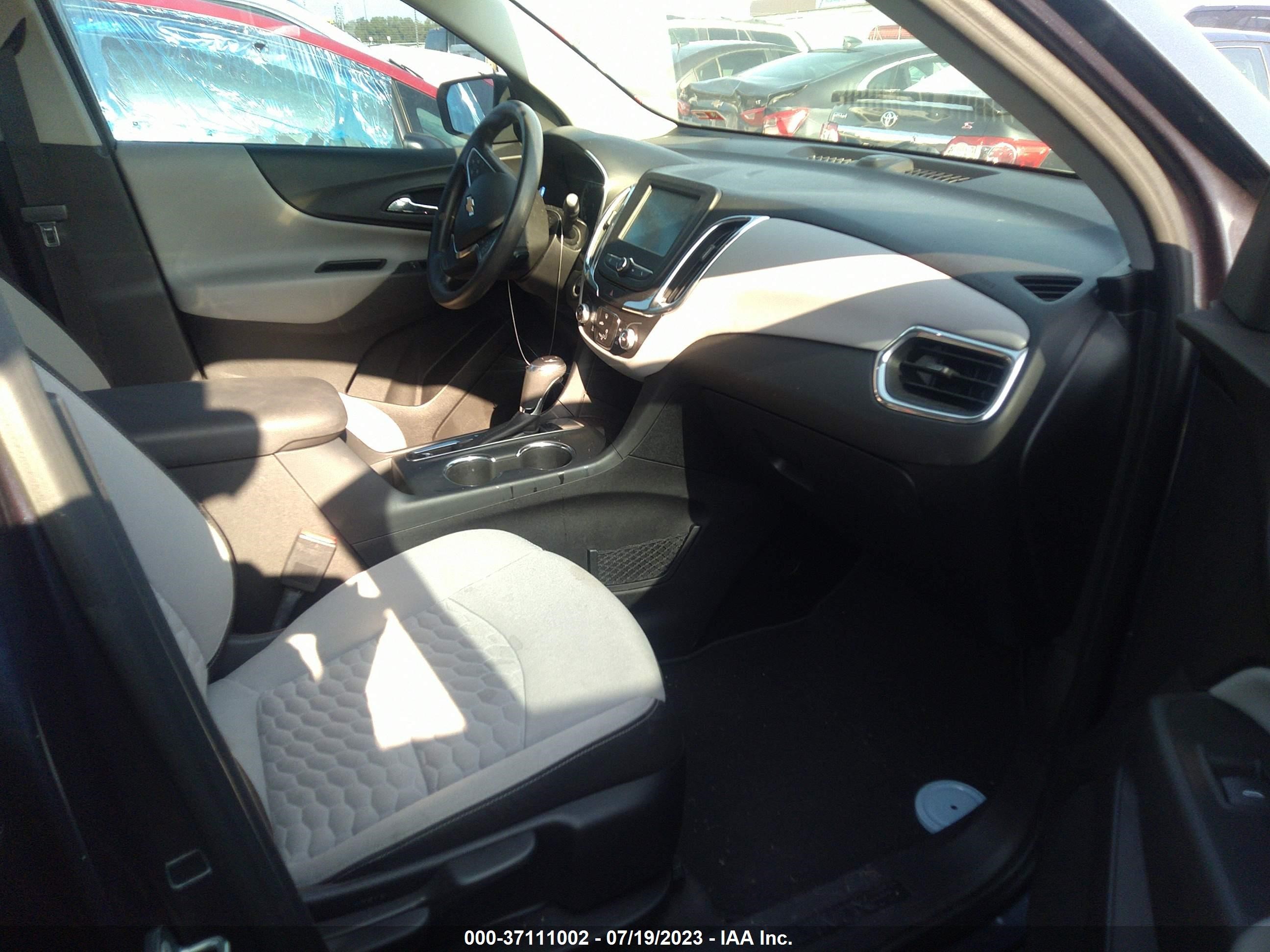 Photo 4 VIN: 3GNAXHEV7JL105438 - CHEVROLET EQUINOX 