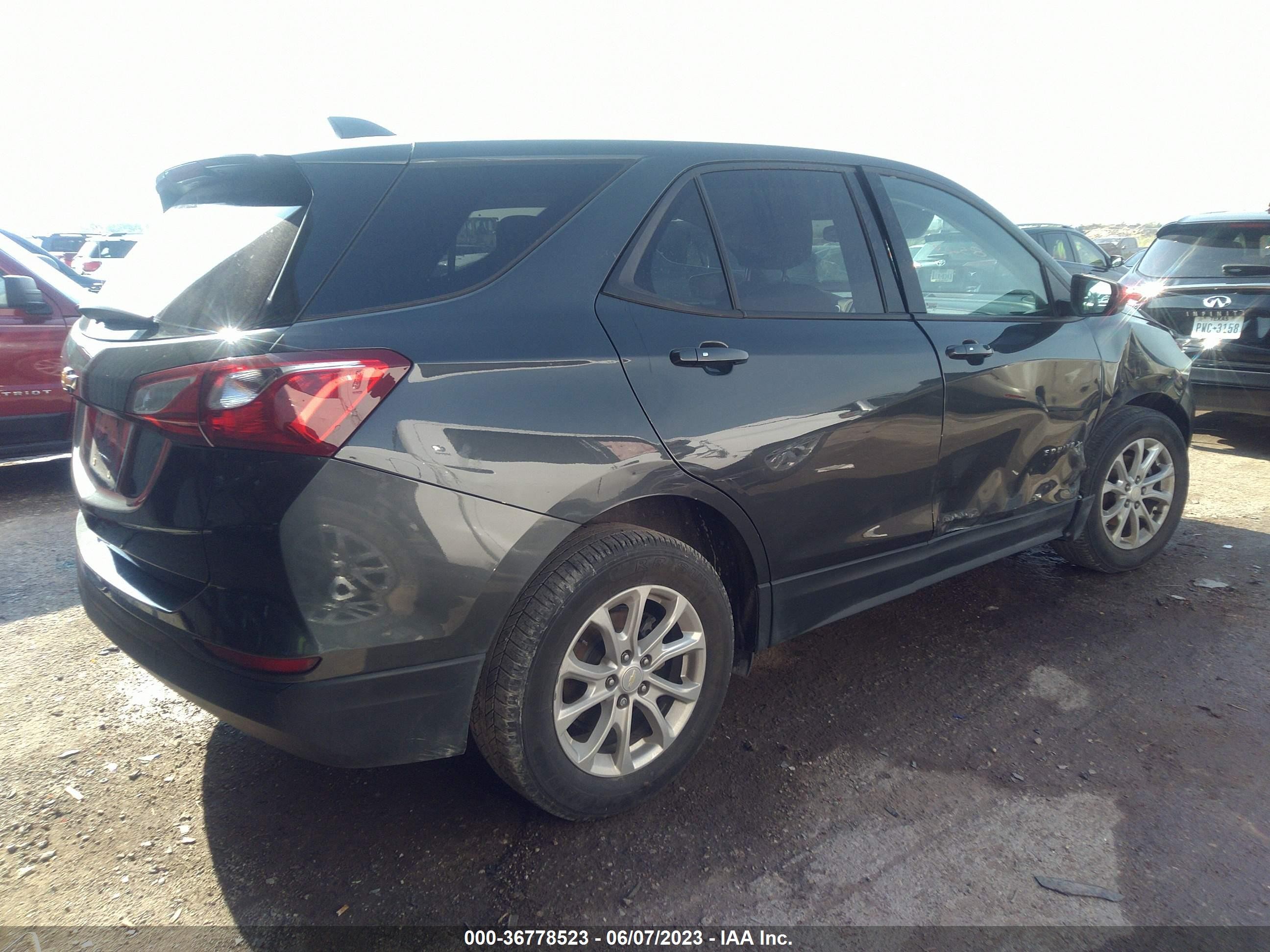 Photo 3 VIN: 3GNAXHEV7KS559731 - CHEVROLET EQUINOX 